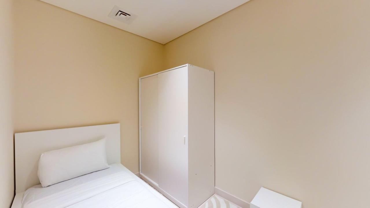 Apartment Sunrise Bay Tower 2 - Classy Three Bedroom *