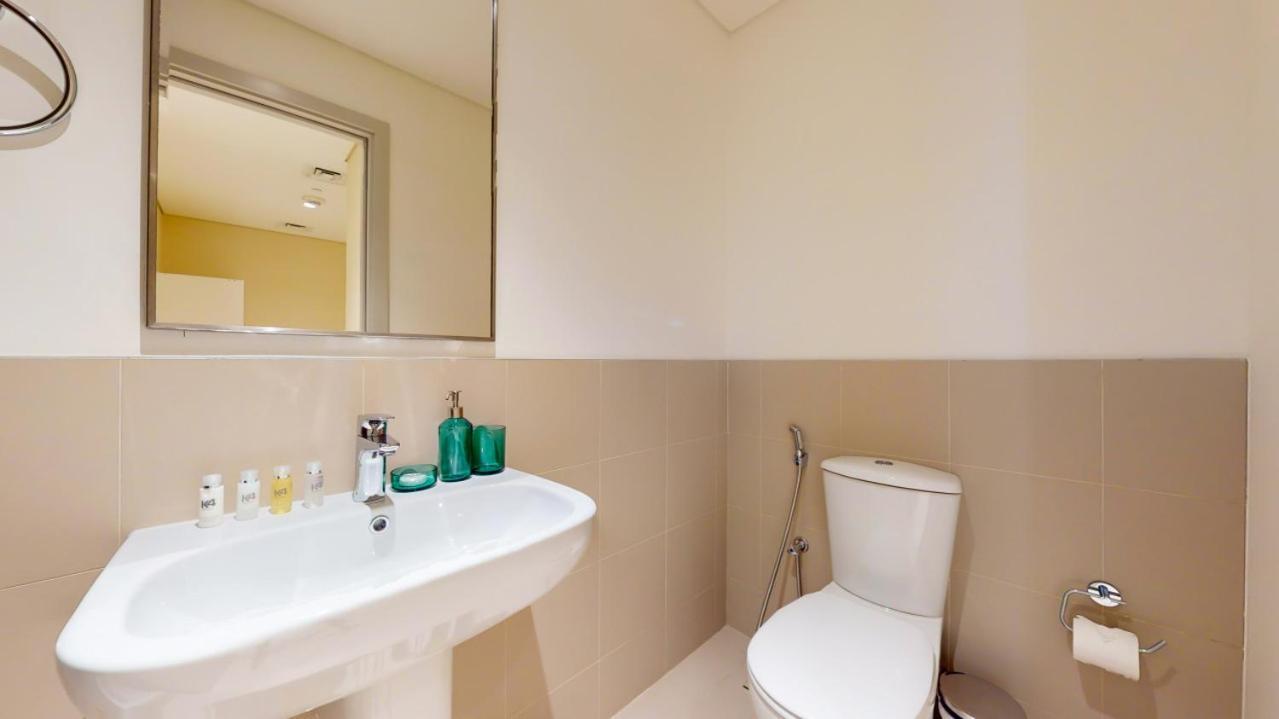 Sunrise Bay Tower 2 - Classy Three Bedroom Apartment Dubai