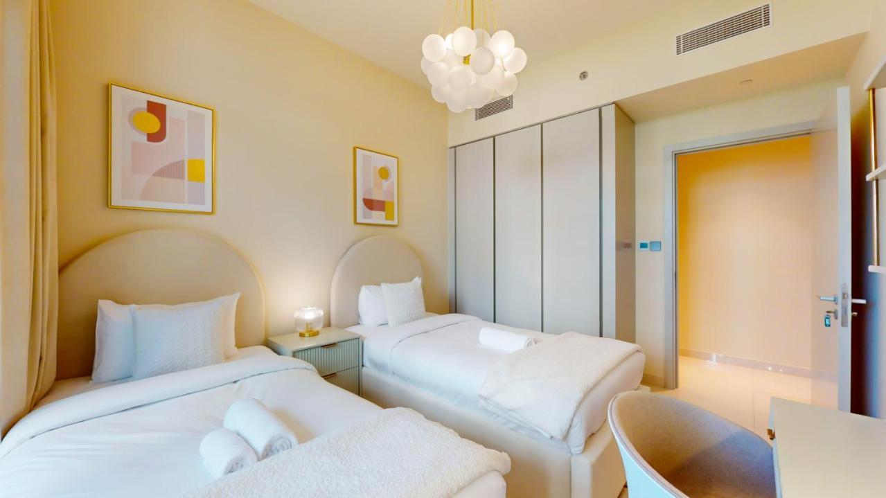 Sunrise Bay Tower 2 - Classy Three Bedroom
