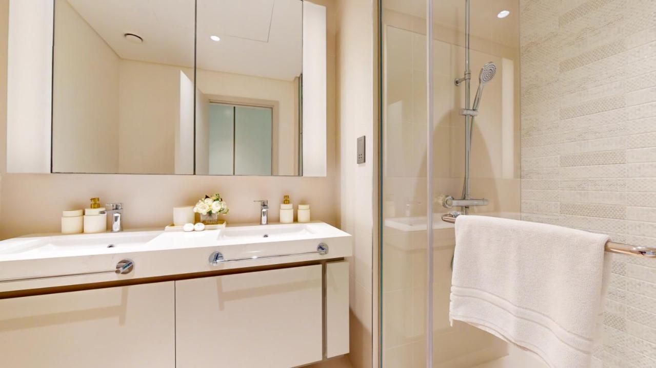 Sunrise Bay Tower 2 - Classy Three Bedroom Apartment *