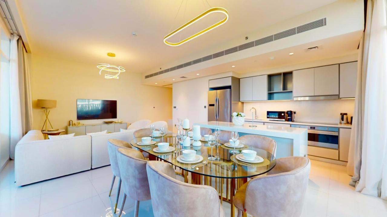 Sunrise Bay Tower 2 - Classy Three Bedroom Apartment Dubai