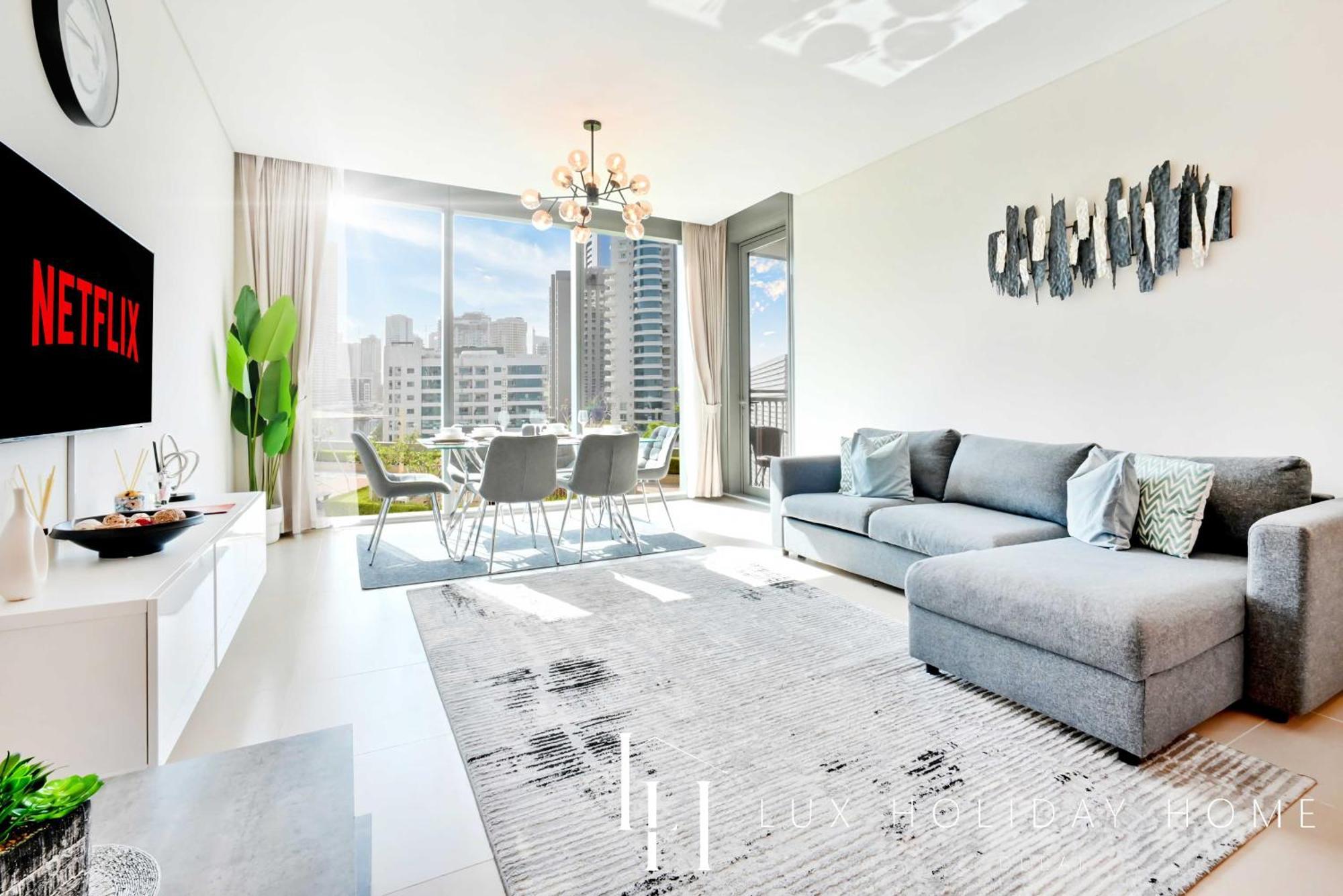 Lux 52 42 Deluxe Marina View 1