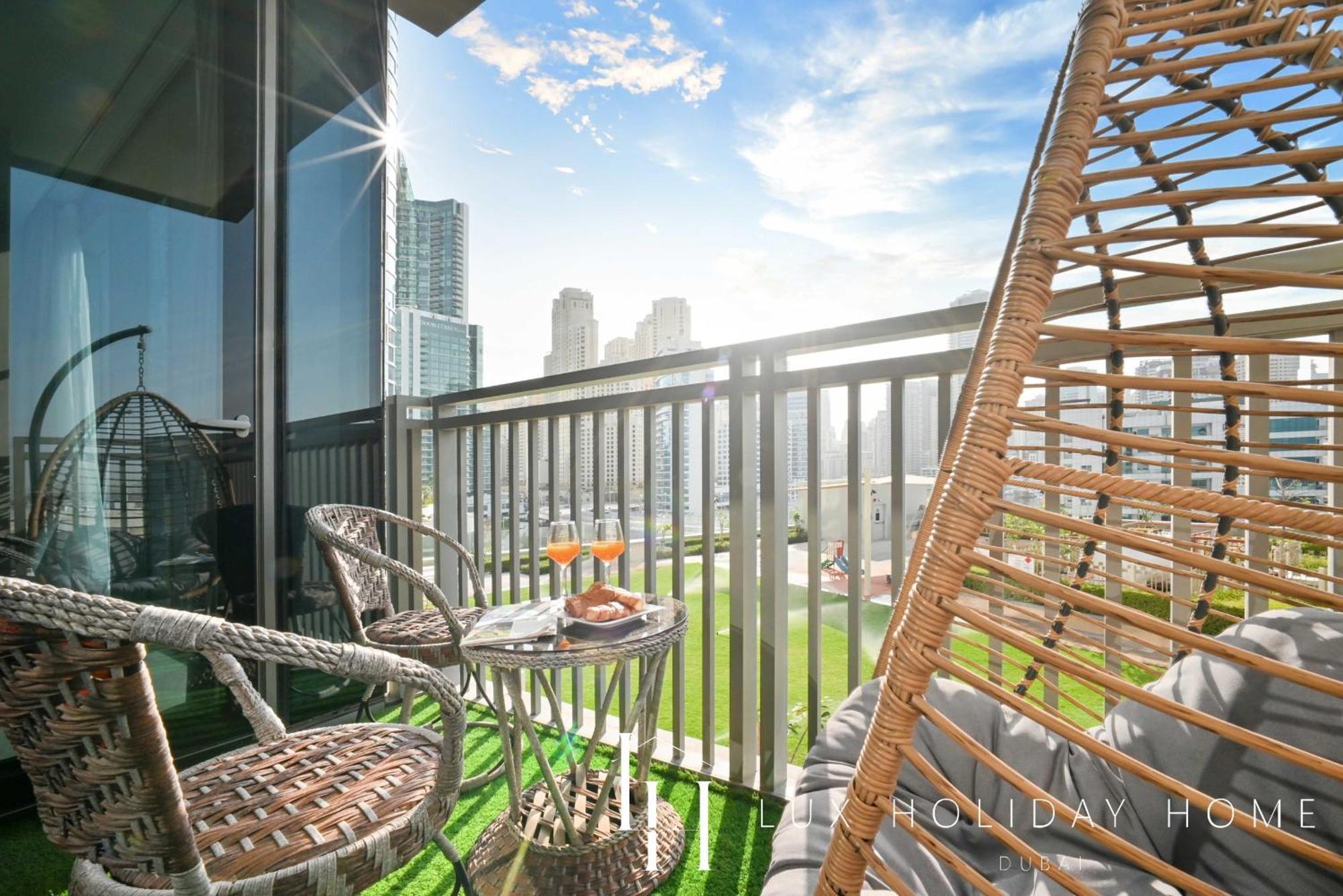 Lux 52 42 Deluxe Marina View 1 *