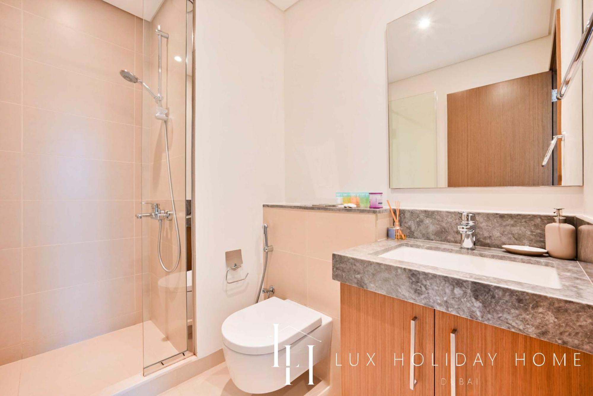Lux 52 42 Deluxe Marina View 1