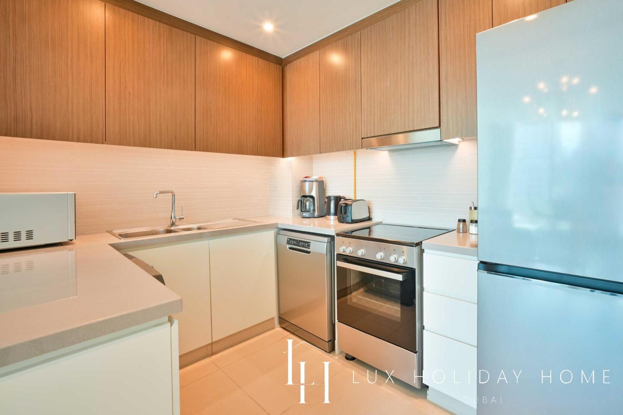 Apartment Lux 52 42 Deluxe Marina View 1 *