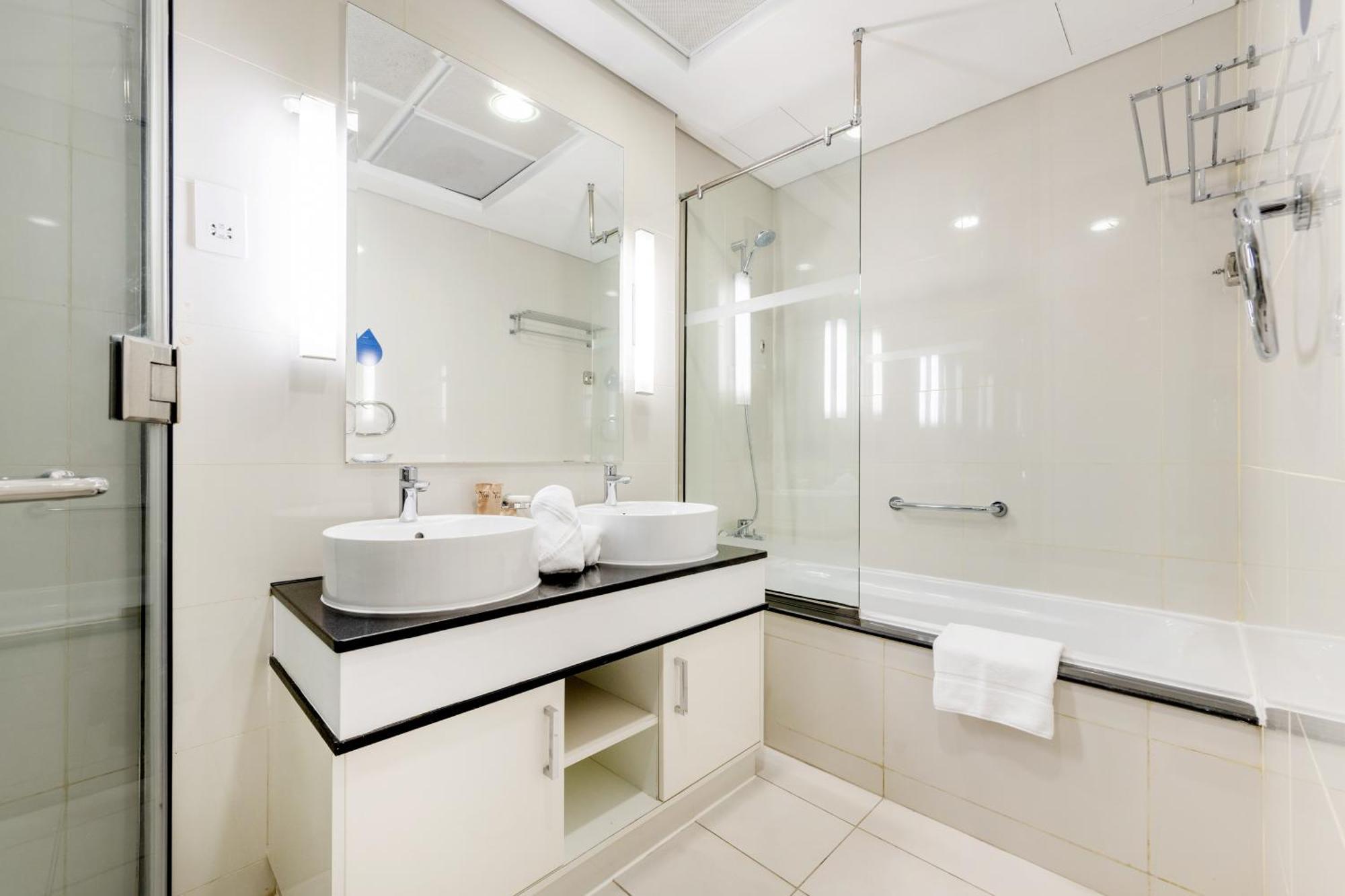 Downtown Luxury - 5 Star Facilities - 5 Min Walk To Mall Apartamento