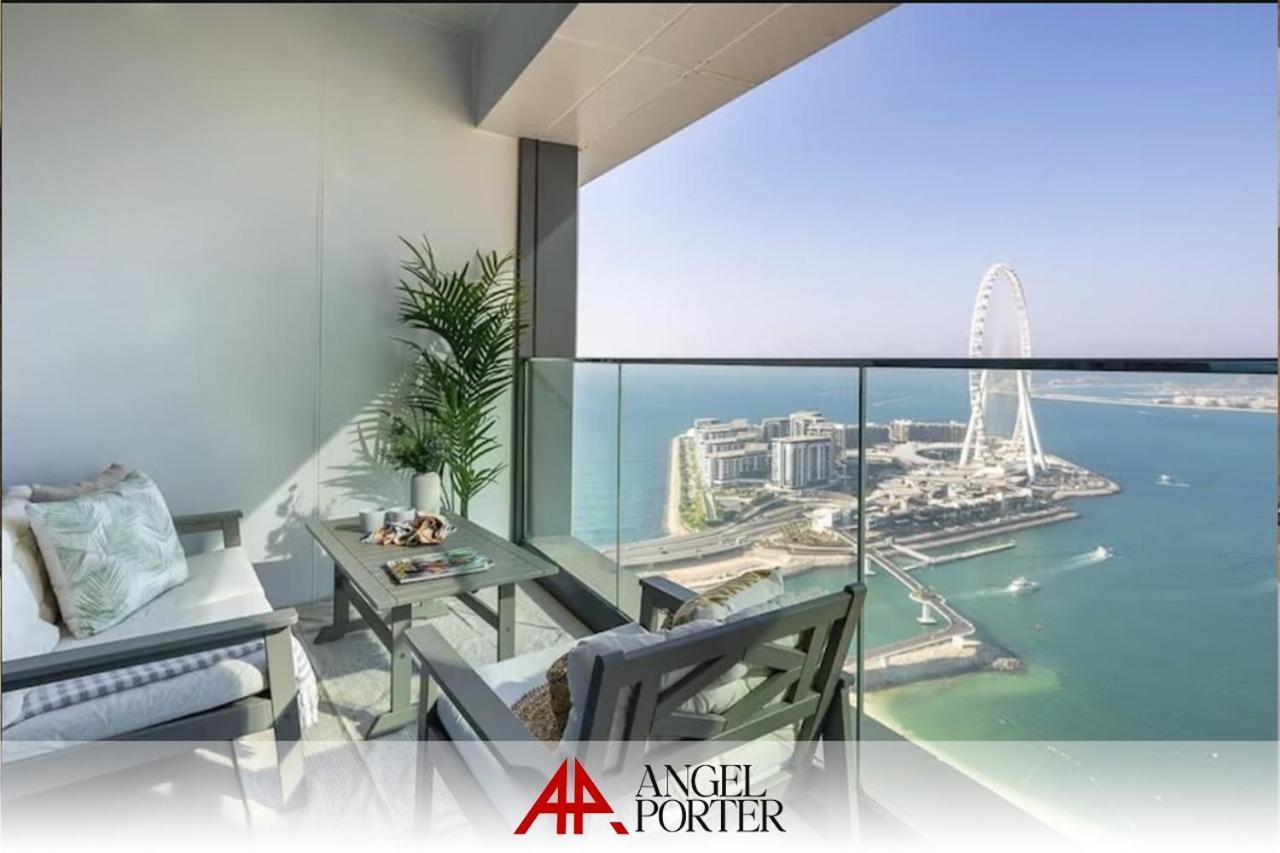 Angel Packers With Seaview In Marina Walk