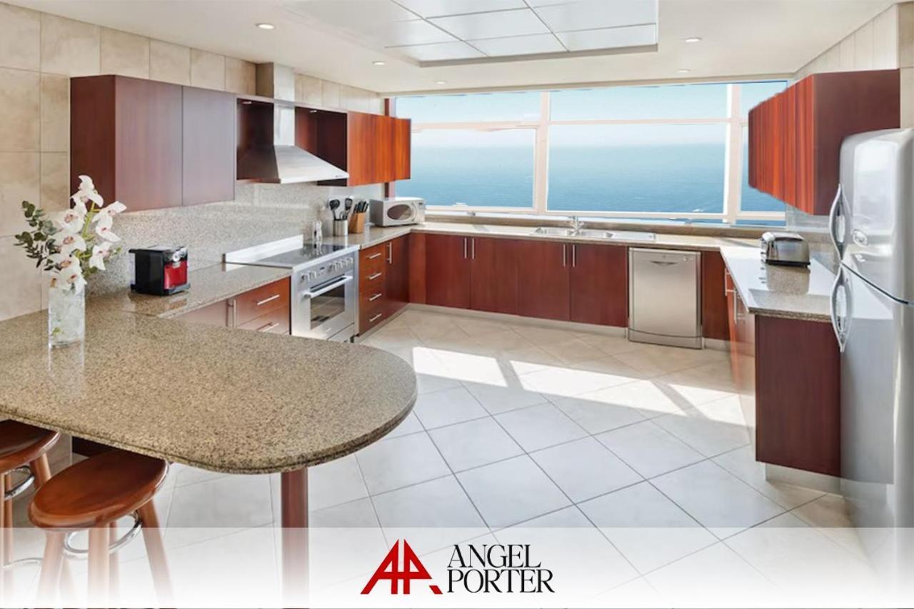 Angel Packers With Seaview In Marina Walk Hostel