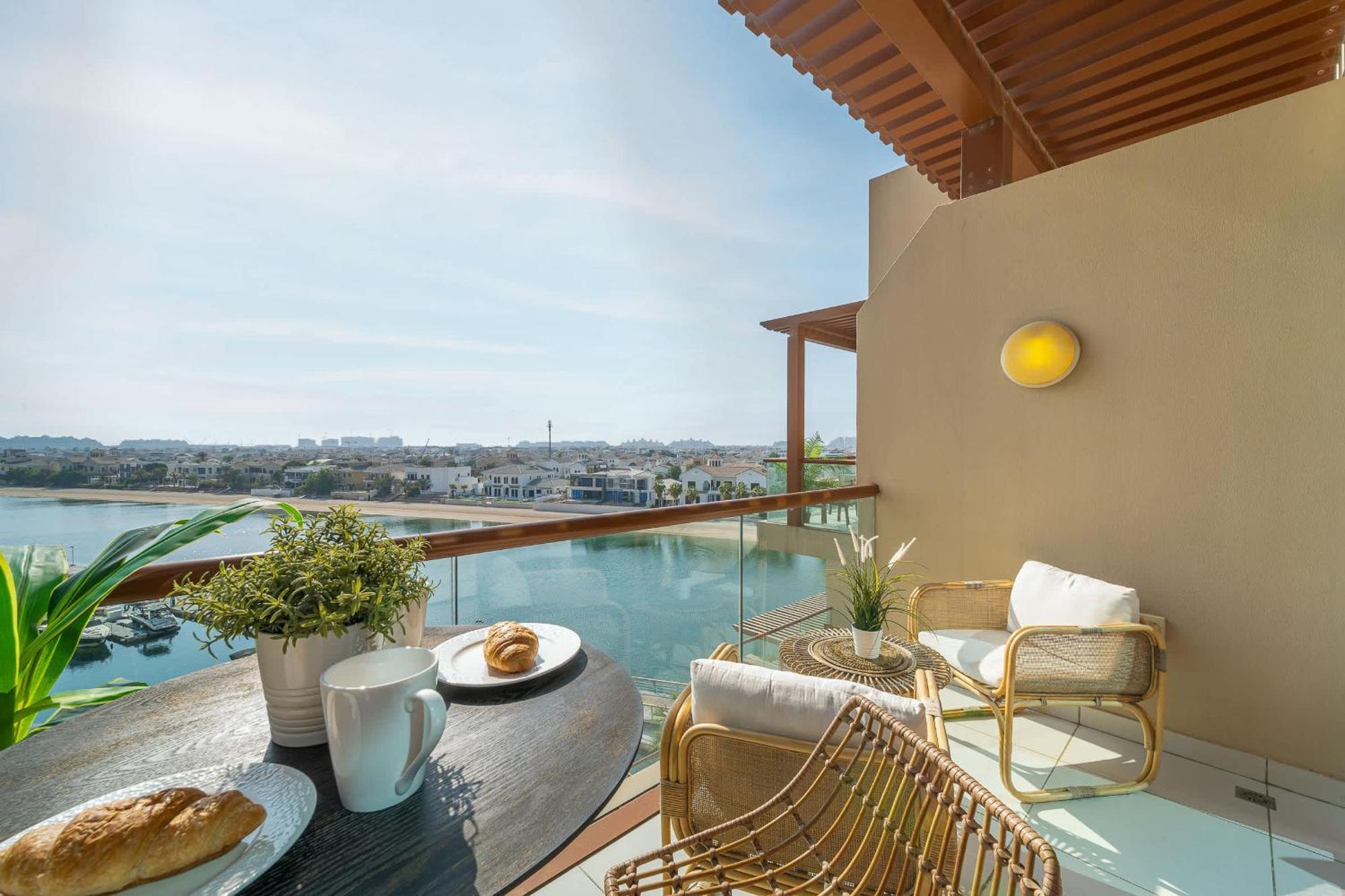 Airstay - Cozy - Sea Views - Palm Jumeirah - Monthly Offer Available Apartment
