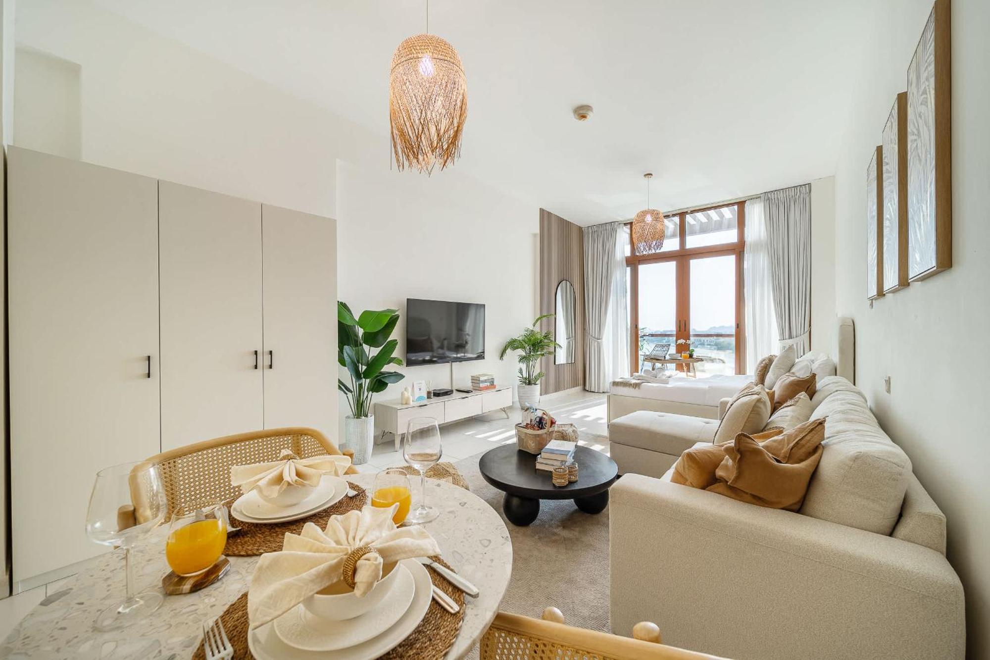 Airstay - Cozy - Sea Views - Palm Jumeirah - Monthly Offer Available Dubai