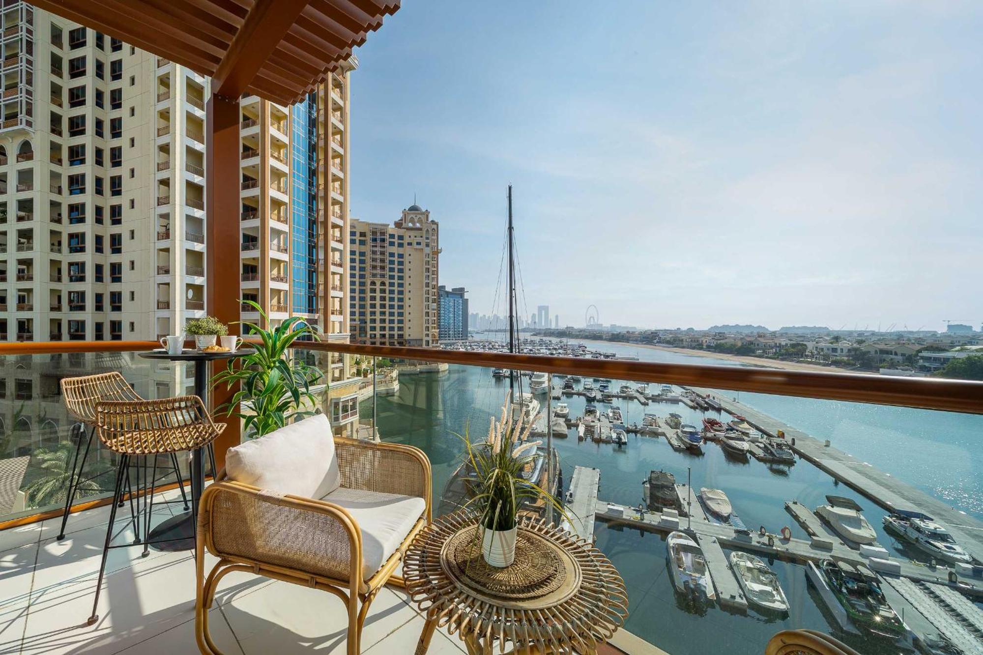 Airstay - Cozy - Sea Views - Palm Jumeirah - Monthly Offer Available Apartment *