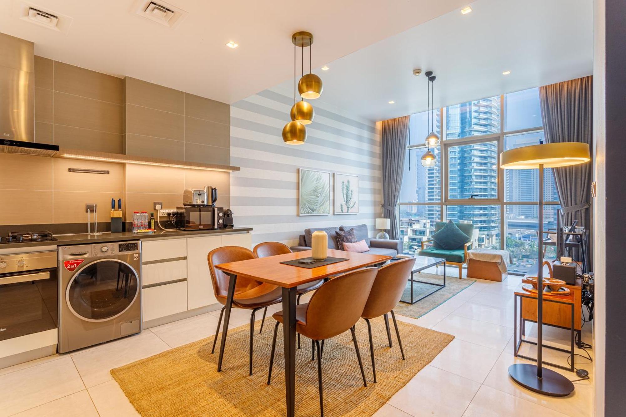 Stunning Marina Waterfront 2 Bed Escape Dubai