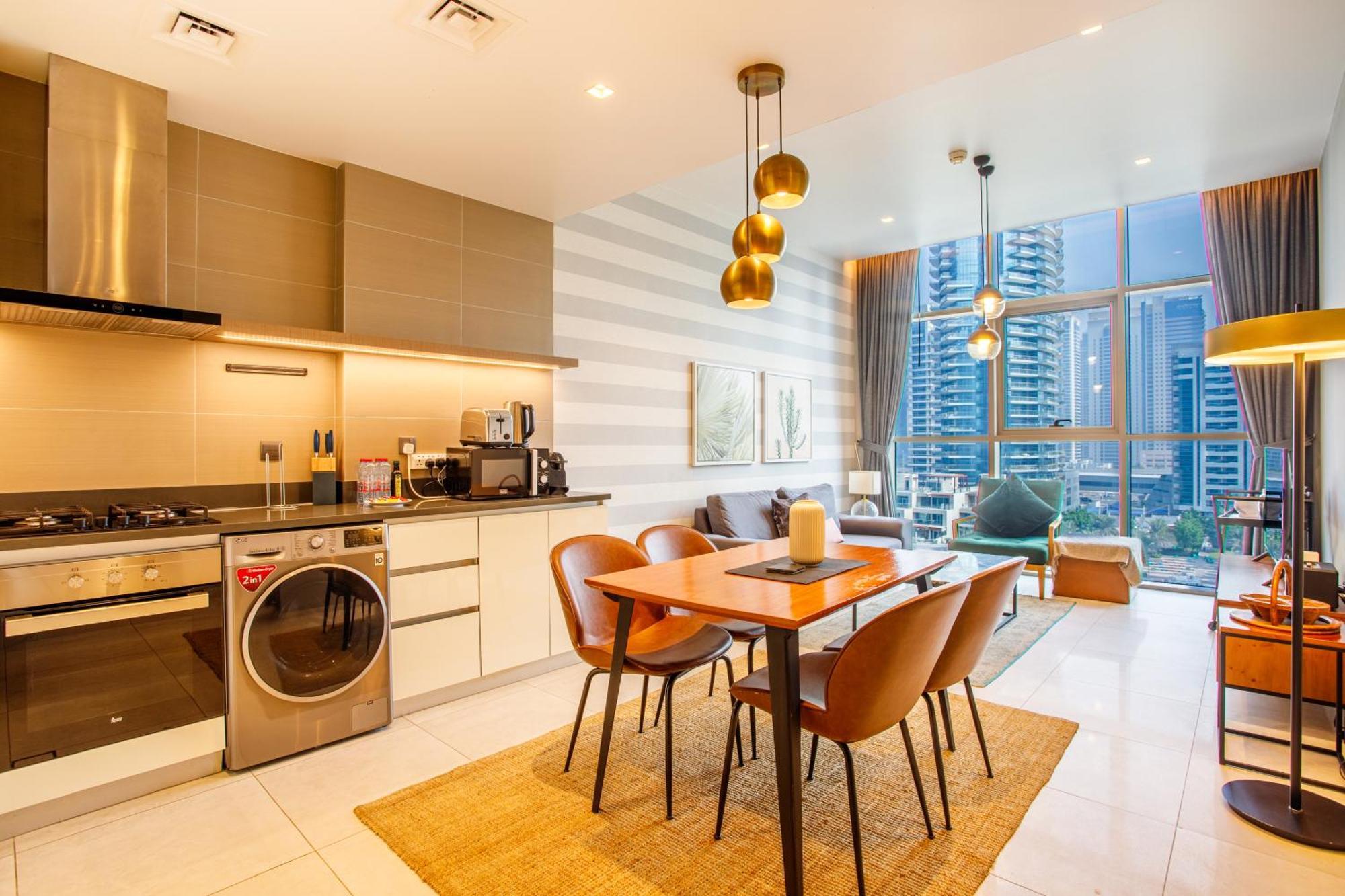 Stunning Marina Waterfront 2 Bed Escape * Dubai