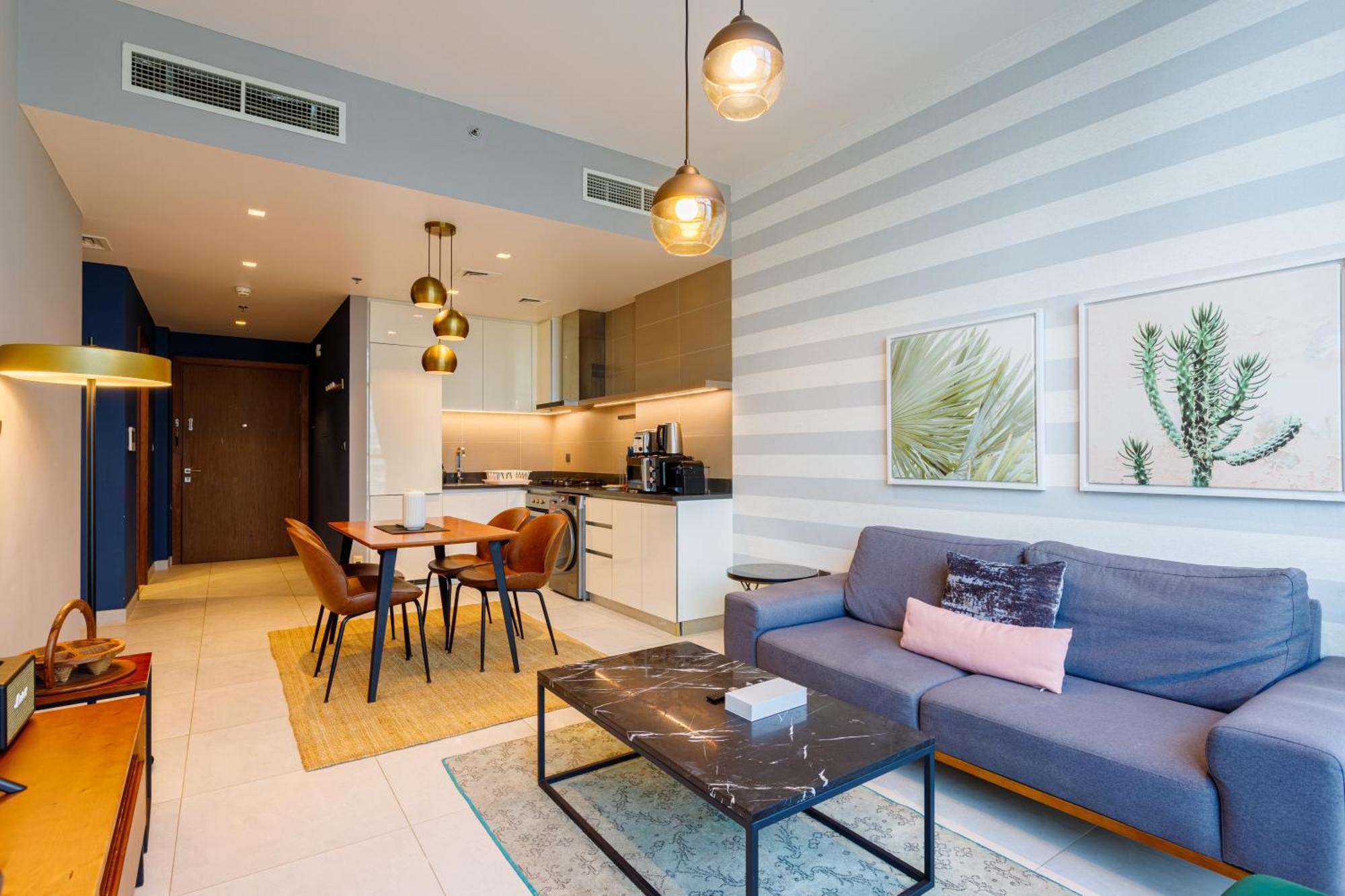 Stunning Marina Waterfront 2 Bed Escape Dubai