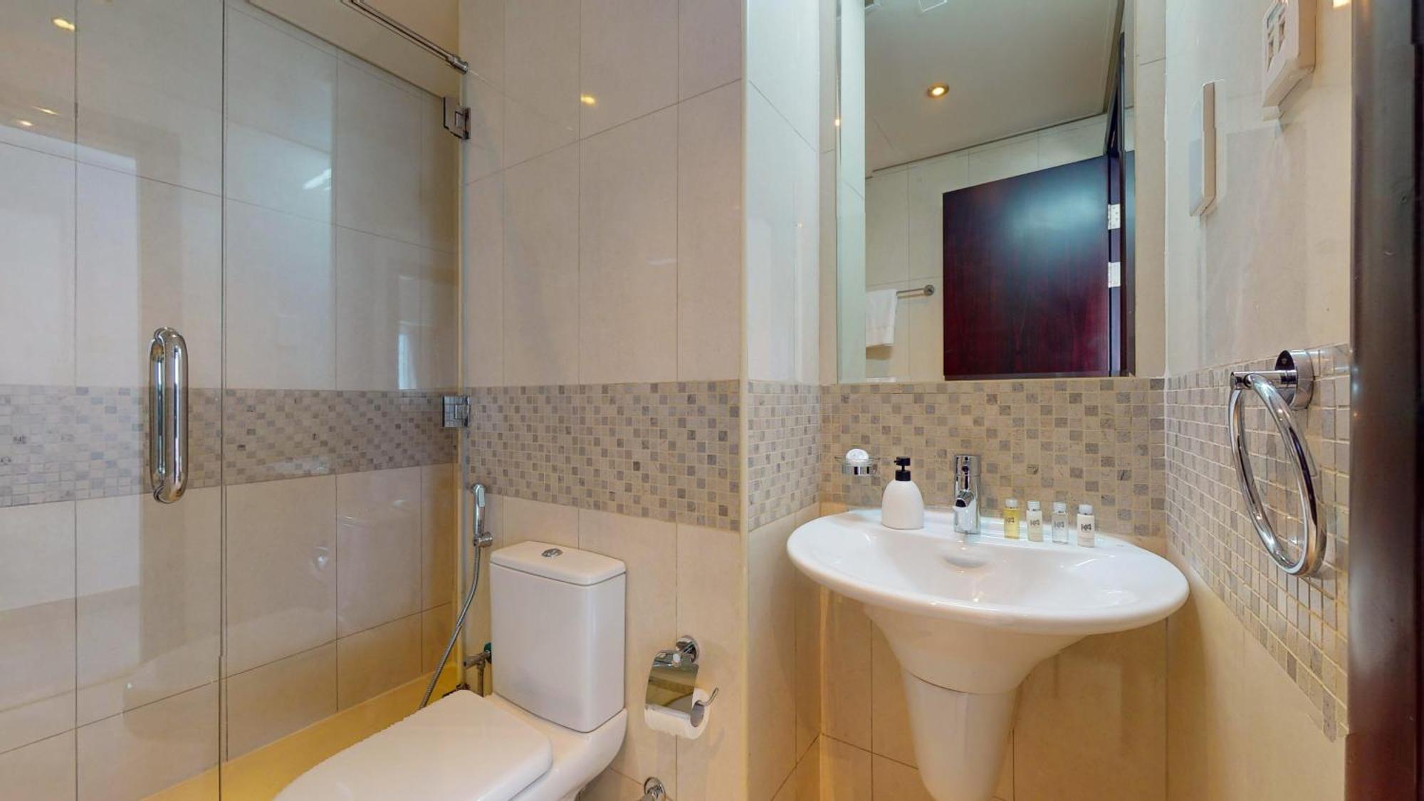 Apartment The Bridge - Tranquil Two Bedroom In Sports *