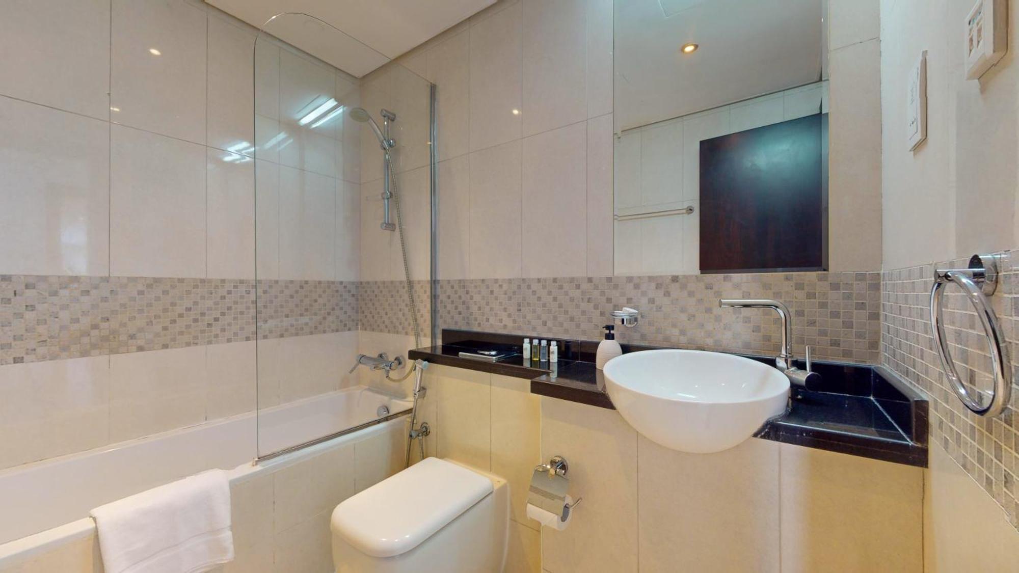 The Bridge - Tranquil Two Bedroom In Sports