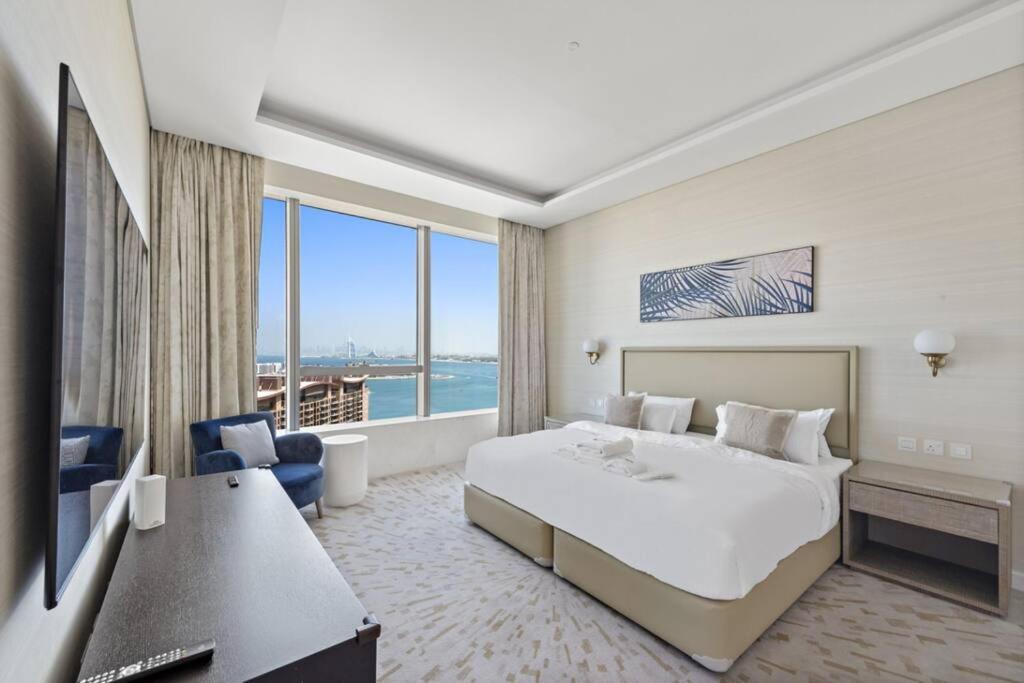 Stunning 1-br In Heart Of The Palm Apartment *