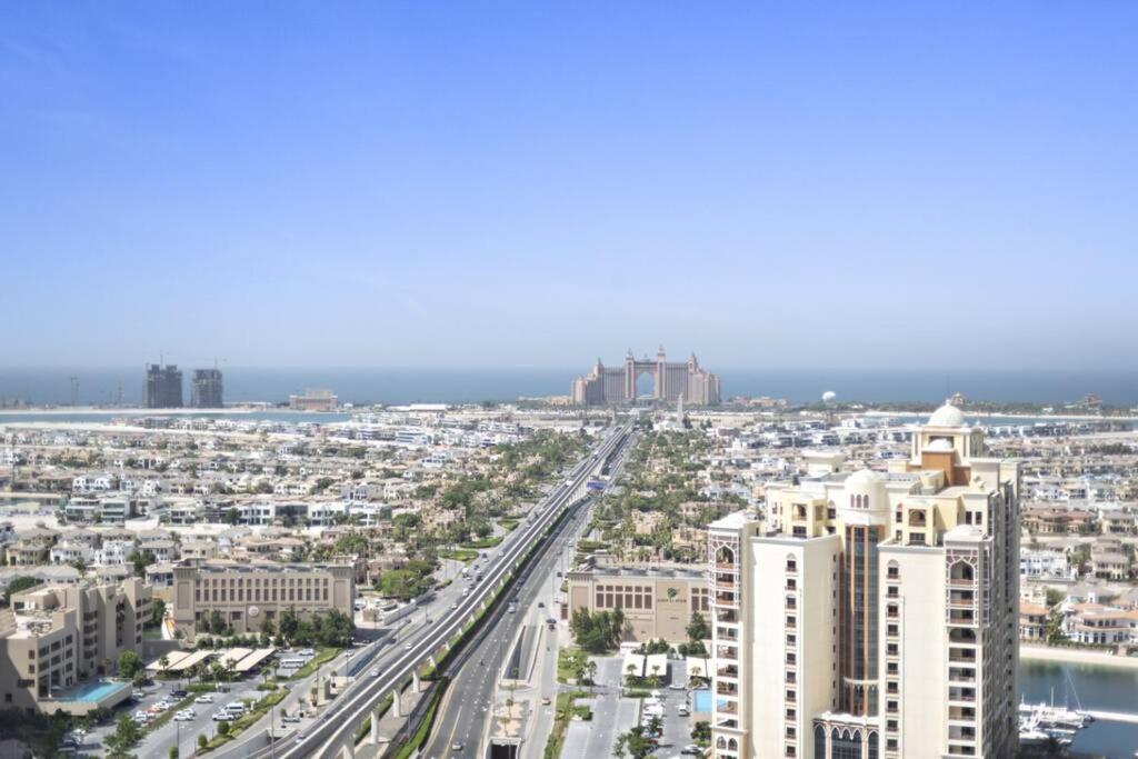 Stunning 1-br In Heart Of The Palm Apartment Dubai