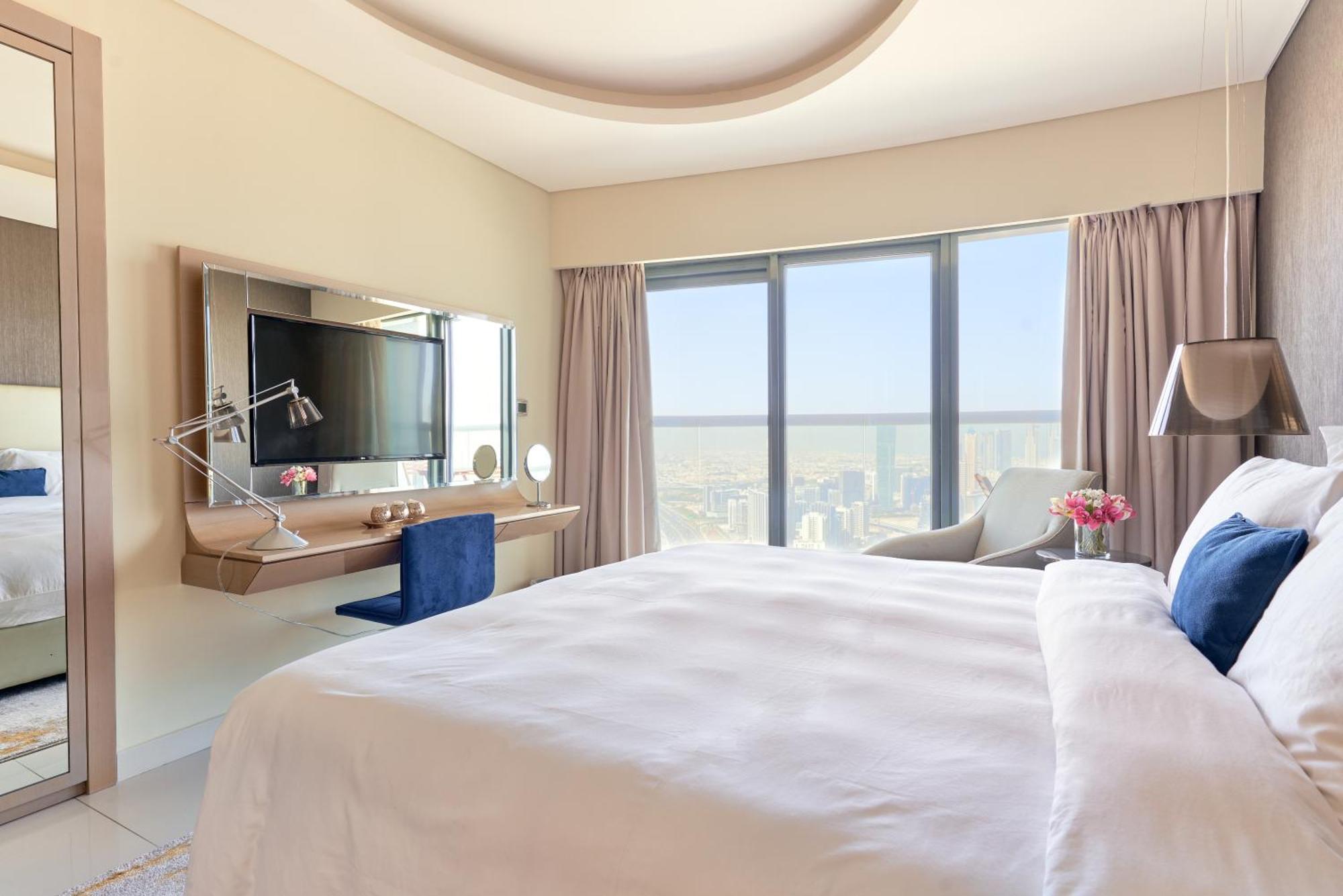 Spacious 3bhk In Paramount Tower B With Stunning Views-6204 Daire