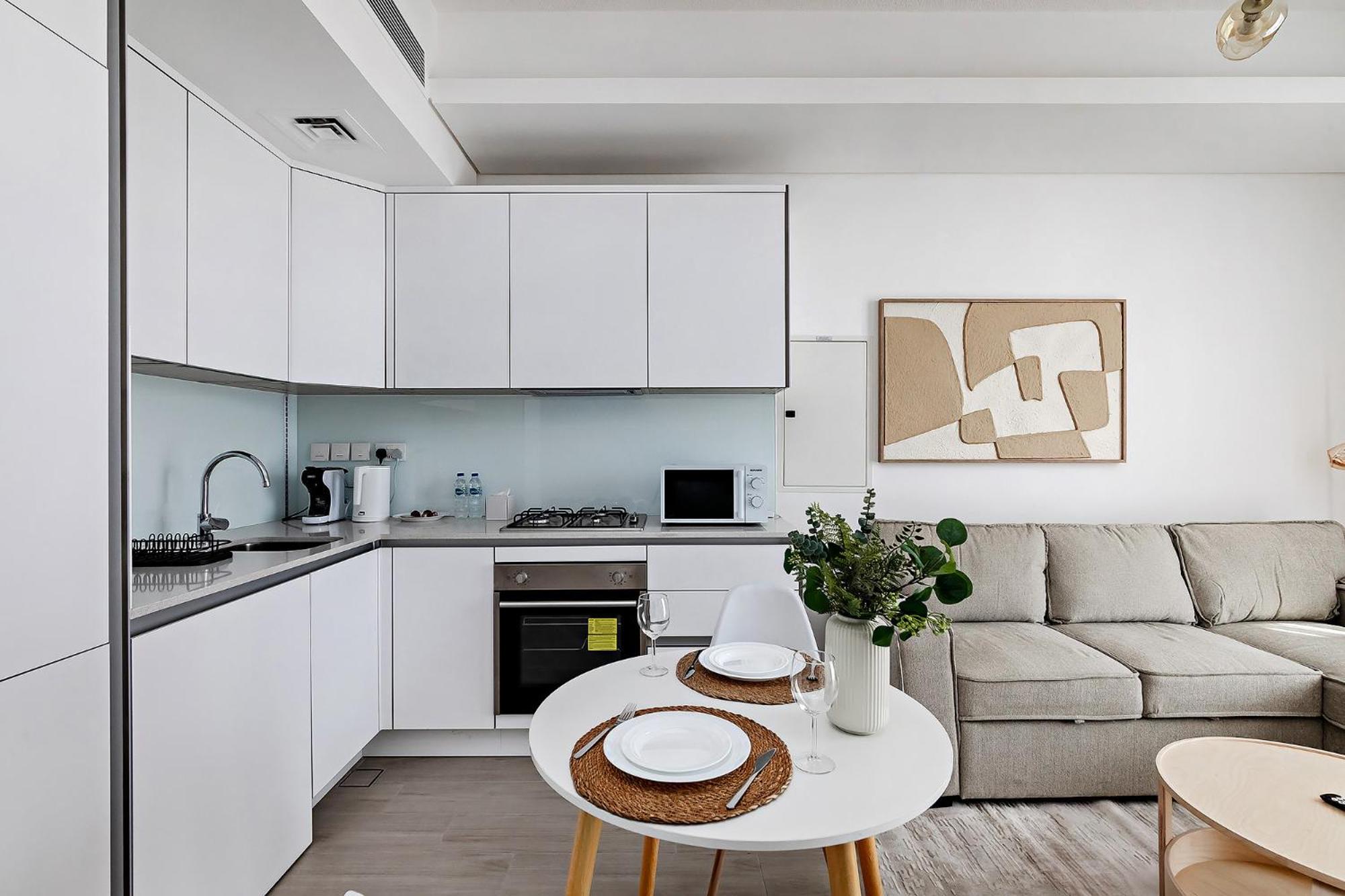 Bright 1br With Balcony In Luma 22 Apartment