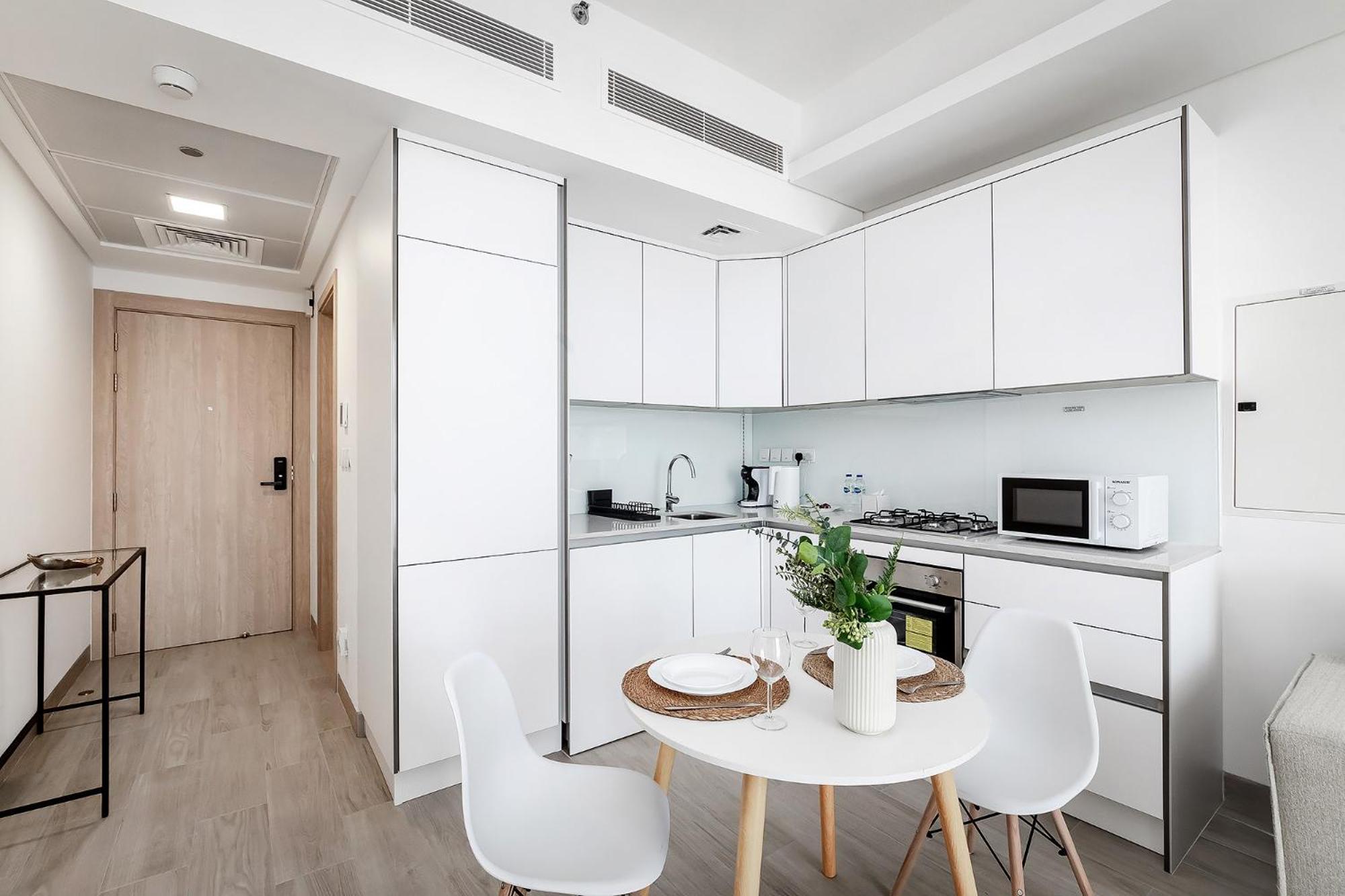 Bright 1br With Balcony In Luma 22 Apartment *