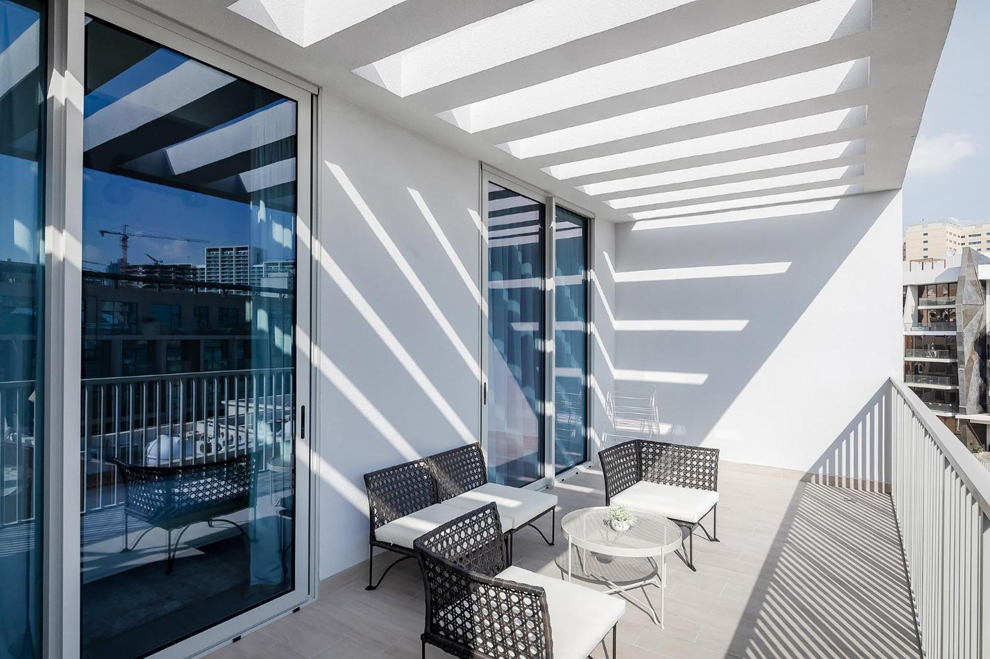 Bright 1br With Balcony In Luma 22 Apartment