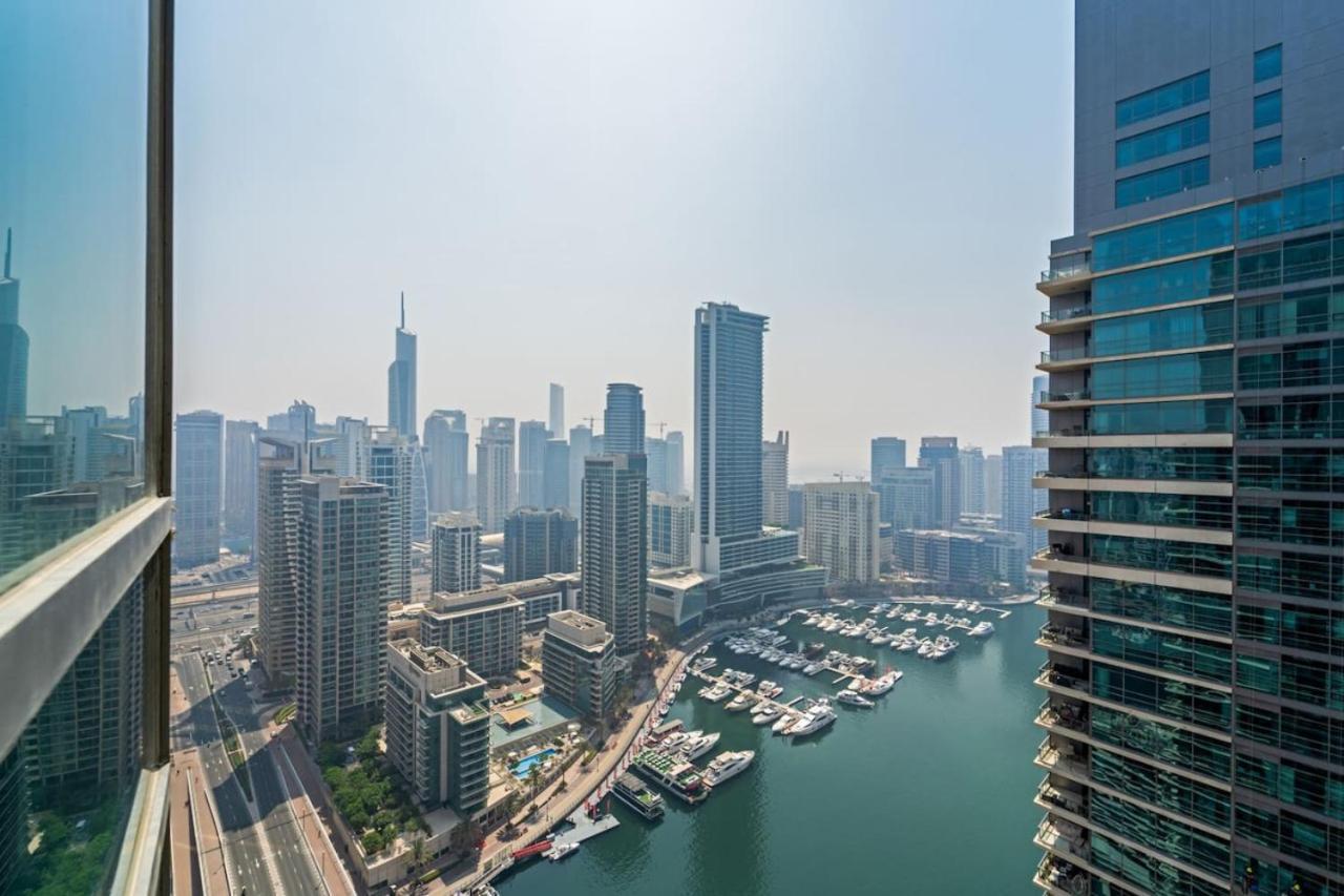 Live The Dream At Marina Quays *