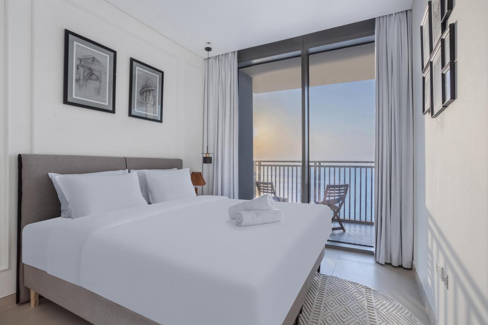 Premiere Luxe 2 Bedroom At Marina Beach With Ferris Wheel & The Pier View