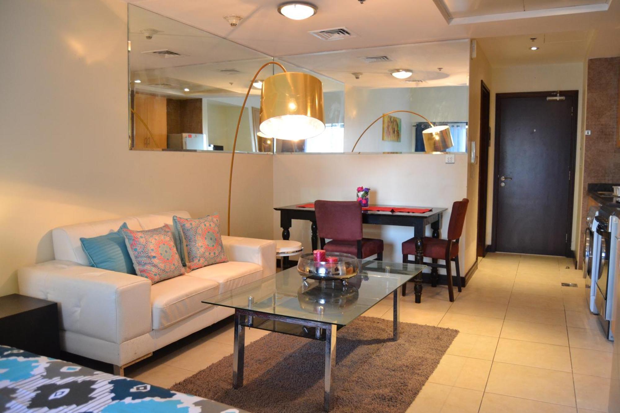 Click Stay - Jlt - Studio & Balcony Lakes View Entire Apartment -Jn * Dubai