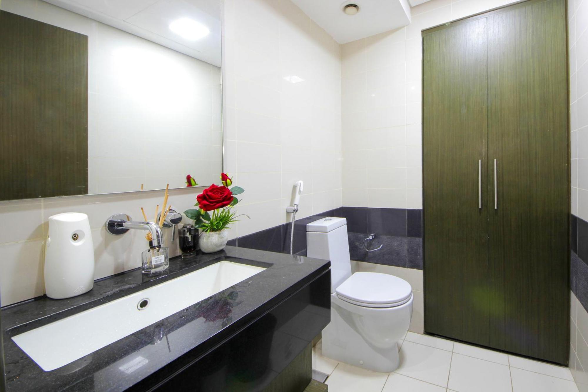 Silk Valley - Luxury 2bhk Close To Mall