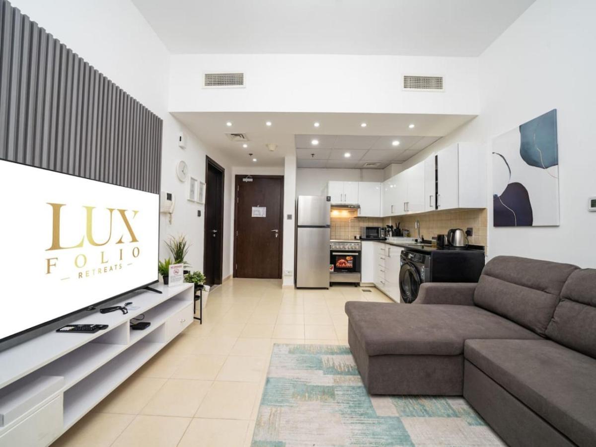 Stylish 1 Bed Retreat In Jvcs Autumn Community *