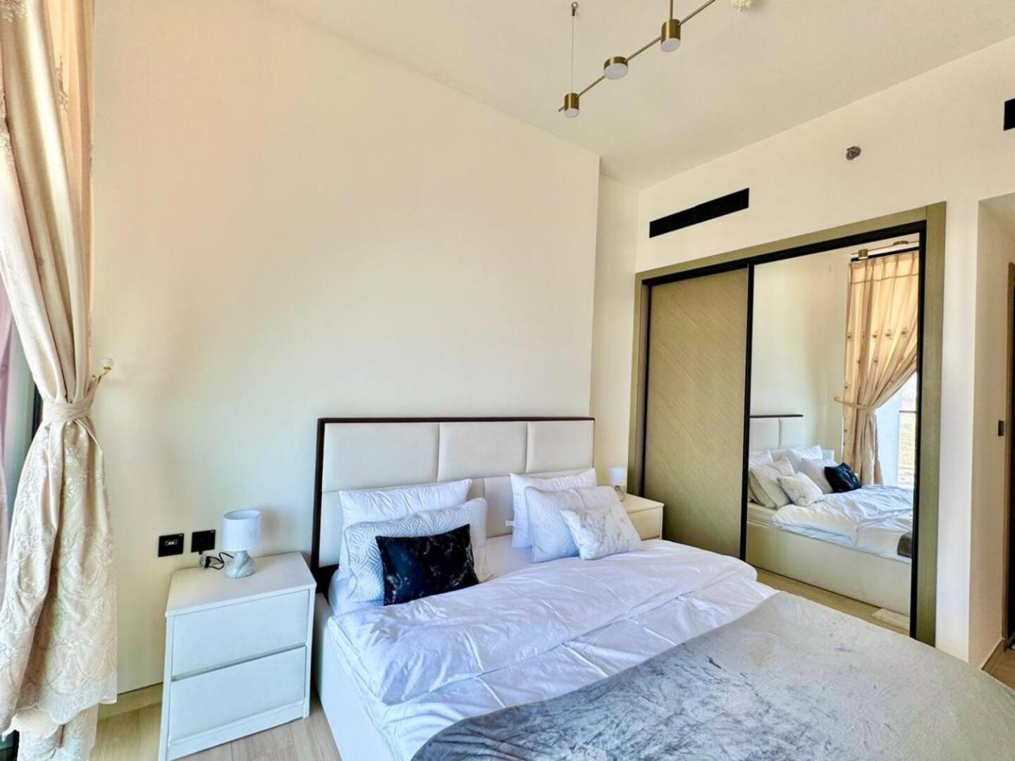 Spacious Brand New One Bedroom In Jvc Apartment *
