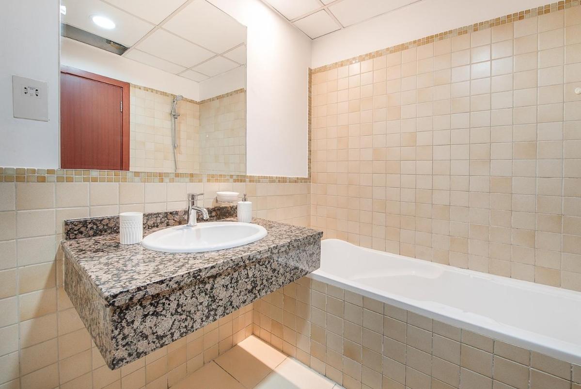 Trendy 2-bedroom With Balcony Views At Shams 4 Jbr Holiday home Dubai