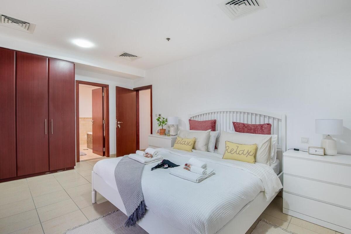 Trendy 2-bedroom With Balcony Views At Shams 4 Jbr Holiday home Dubai