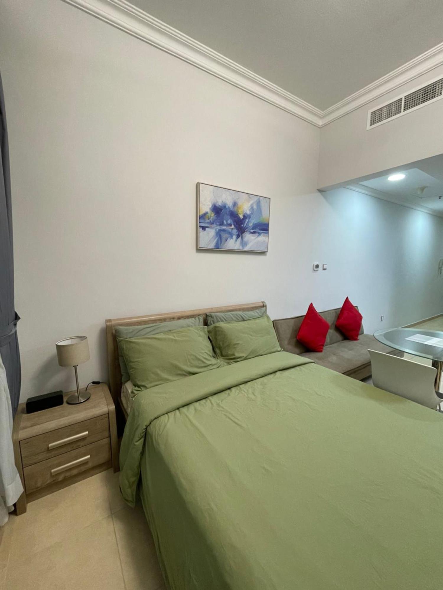 Stylish With Stunning Marina View Apartment Dubai