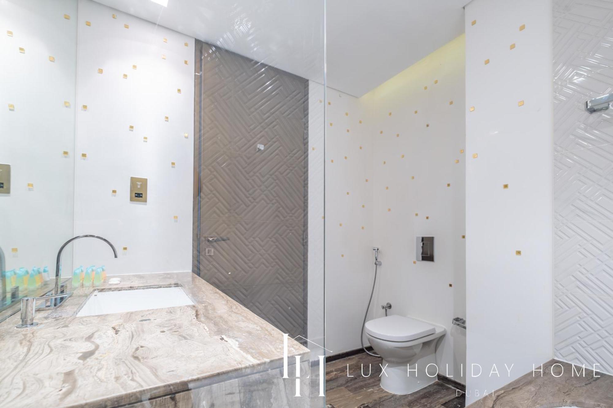 Lux - Lavish With Full Palm Jumeirah View 1