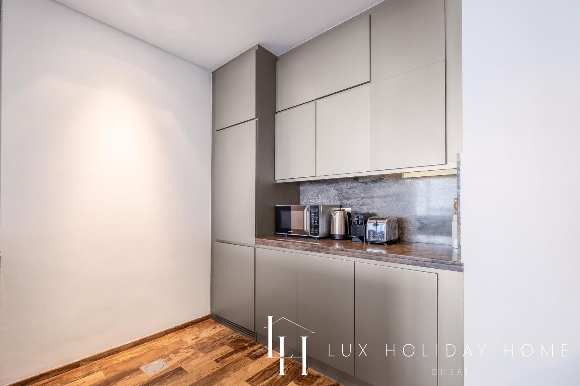 Apartment Lux - Lavish With Full Palm Jumeirah View 1