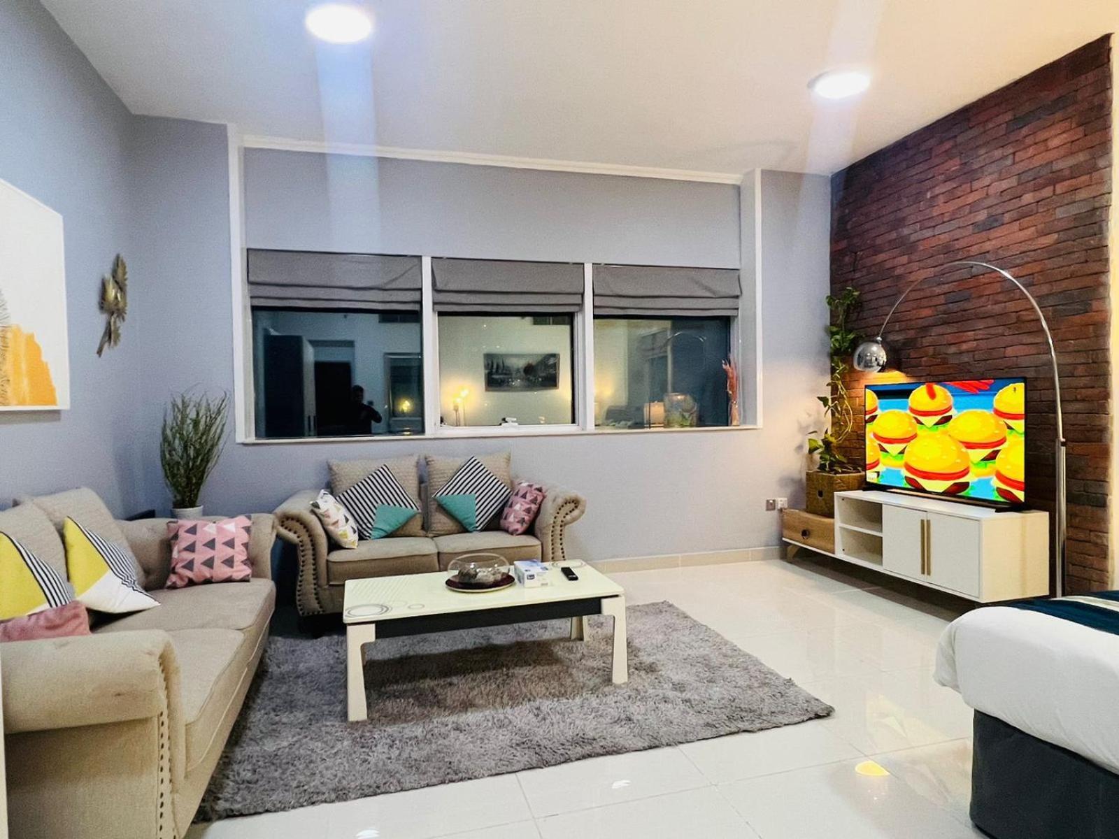 Entire Private Self Catered Marina Dubai