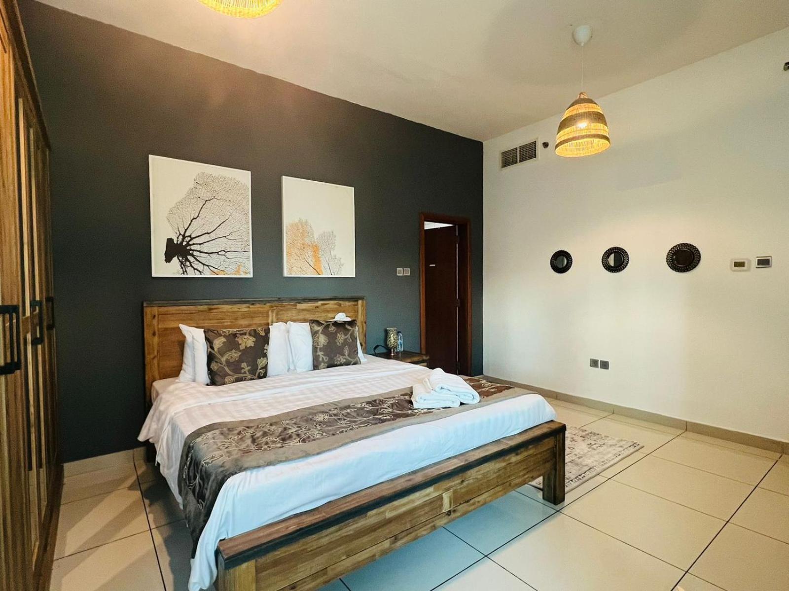 Entire Private Self Catered Marina Daire