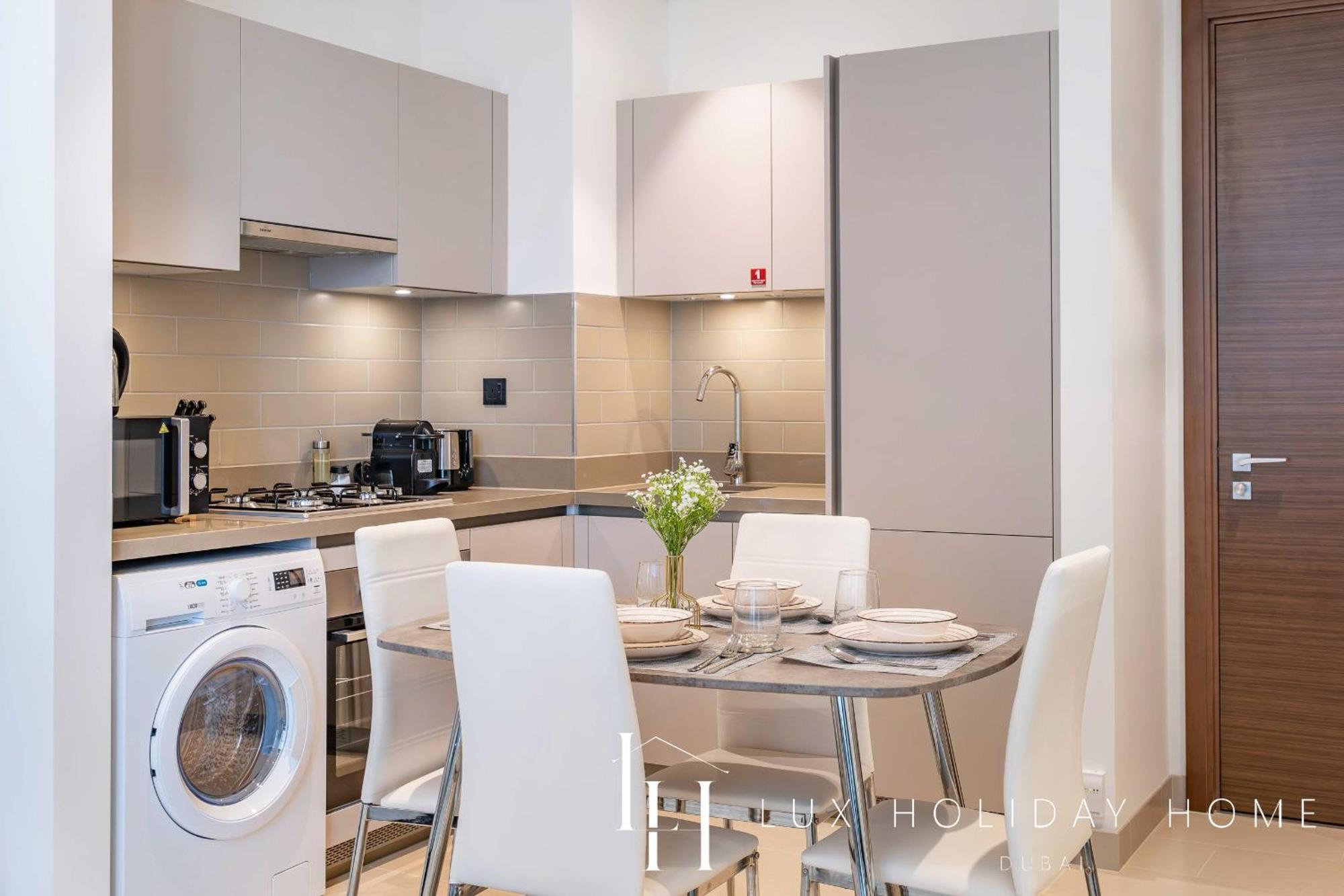 Lux The Executive Sobha 2 *