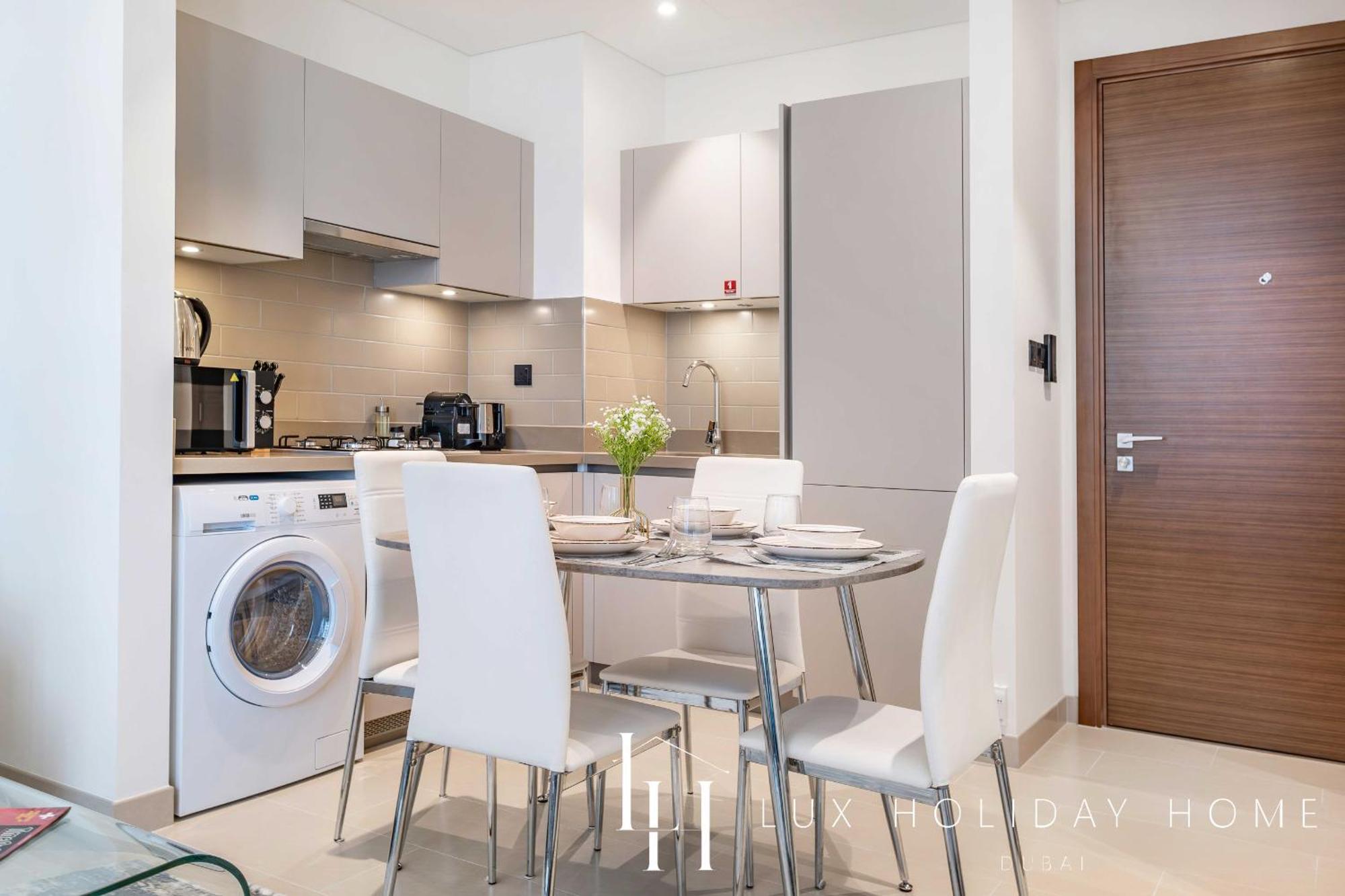 Lux The Executive Sobha 2 Apartment