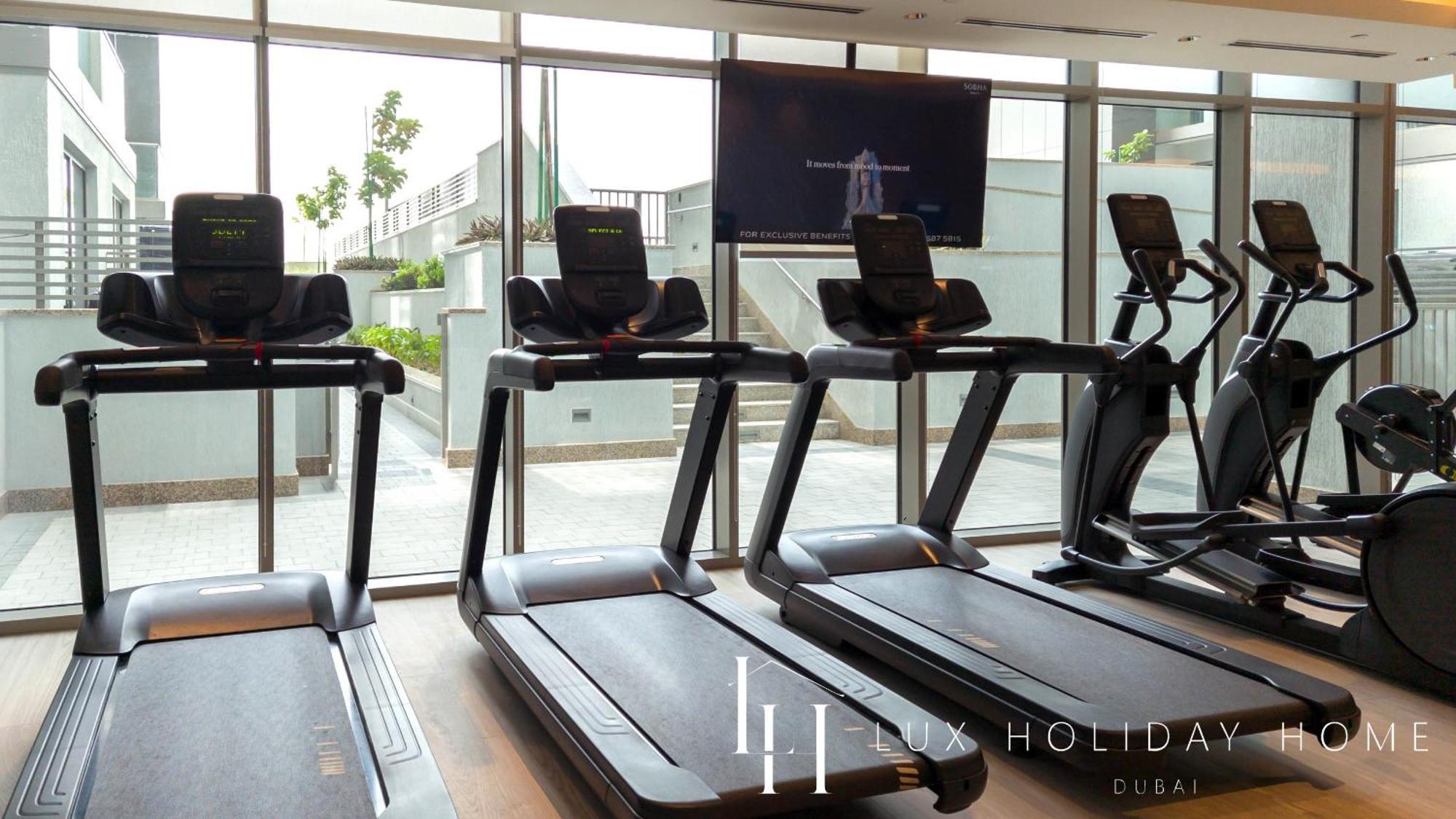 Lux The Executive Sobha 2 Apartment
