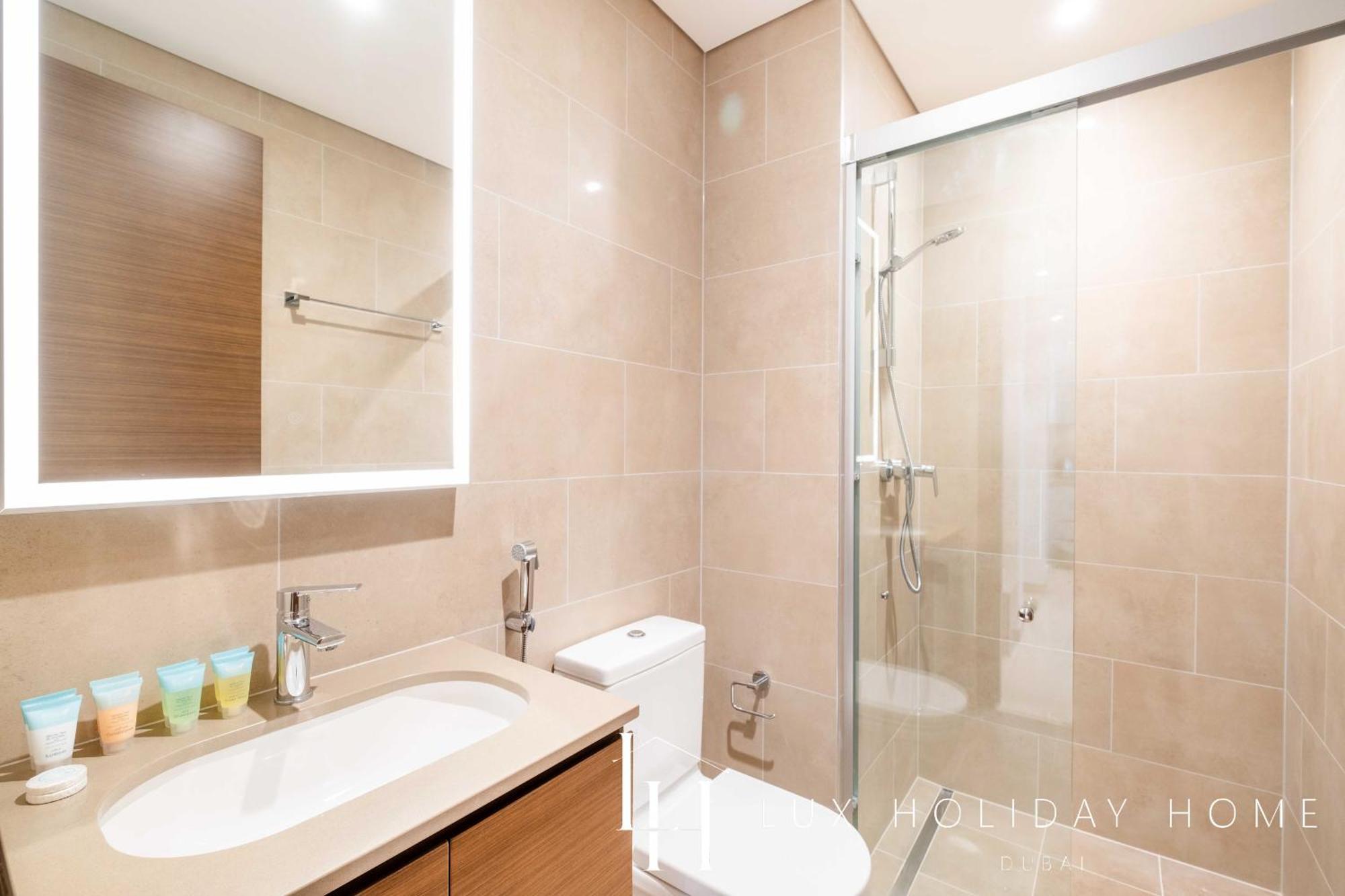 Lux The Executive Sobha 2 Apartment *