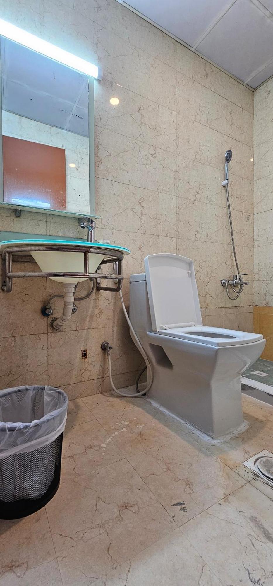 Apartamento Benitah Capsule Hostel, Family And Partitions *