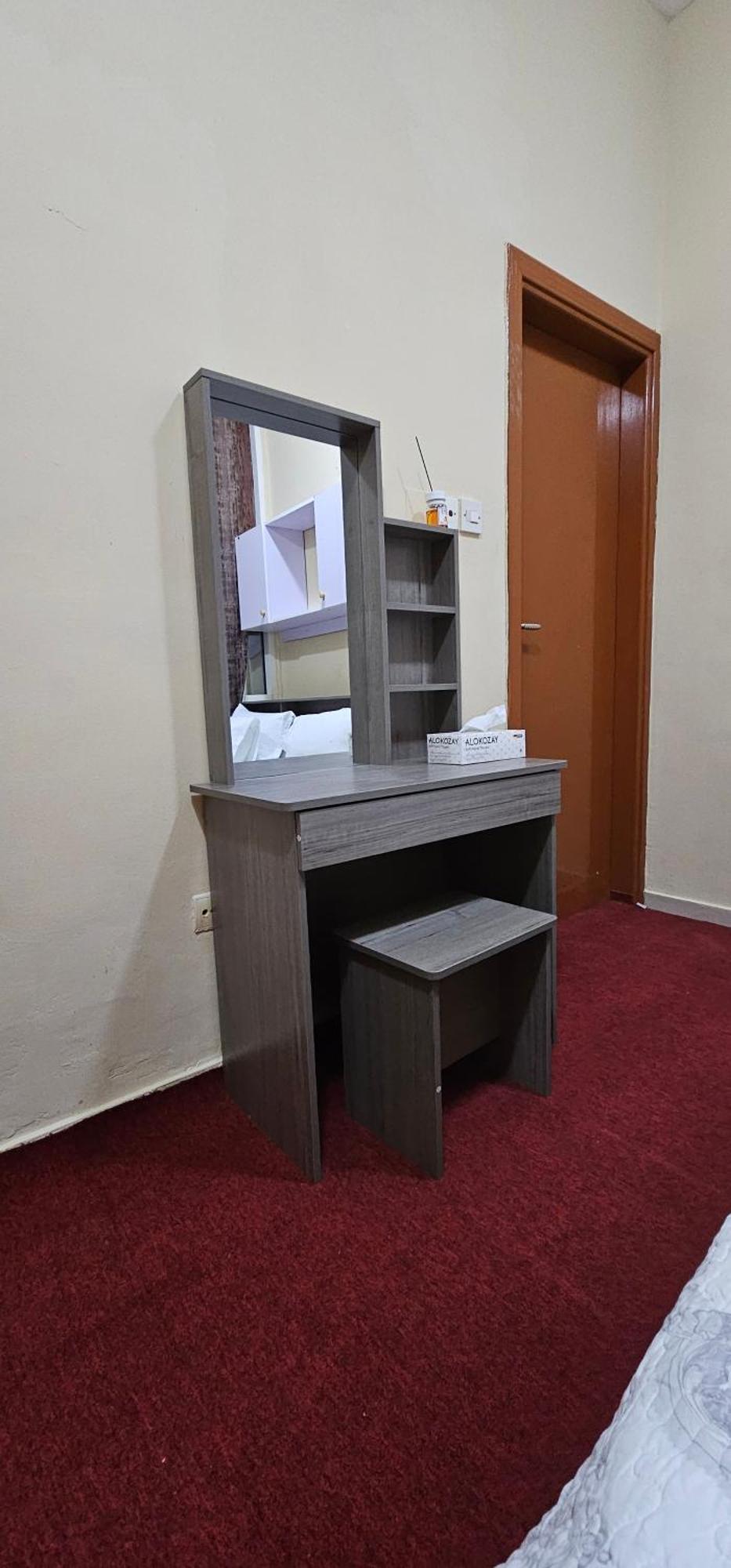 Benitah Capsule Hostel, Family And Partitions Apartamento Dubai