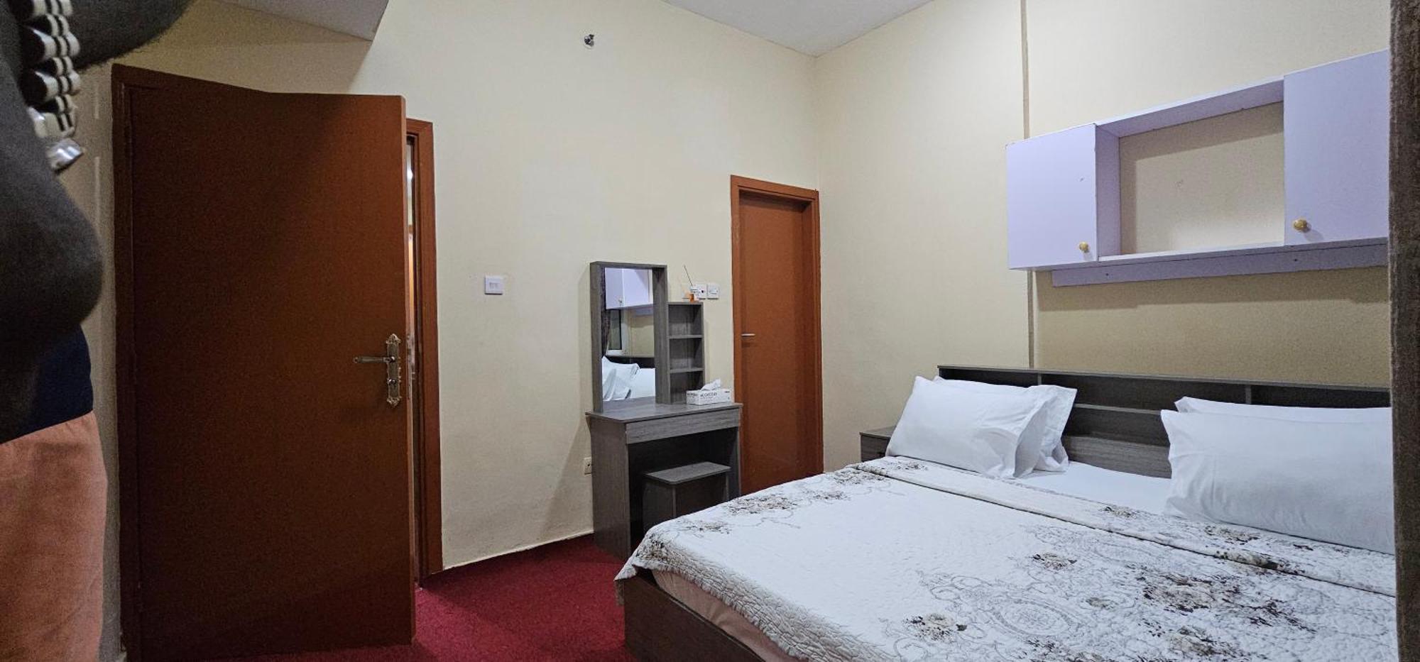 Apartamento Benitah Capsule Hostel, Family And Partitions *