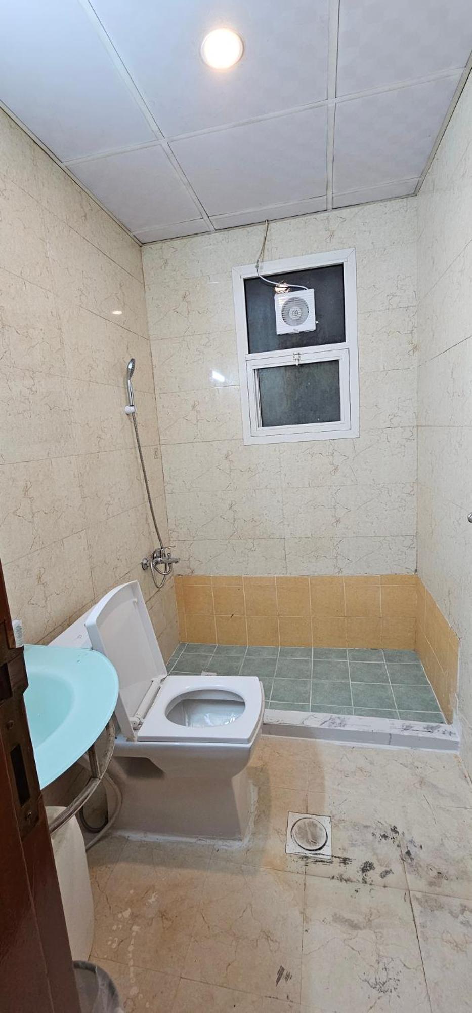 Benitah Capsule Hostel, Family And Partitions Apartamento Dubai