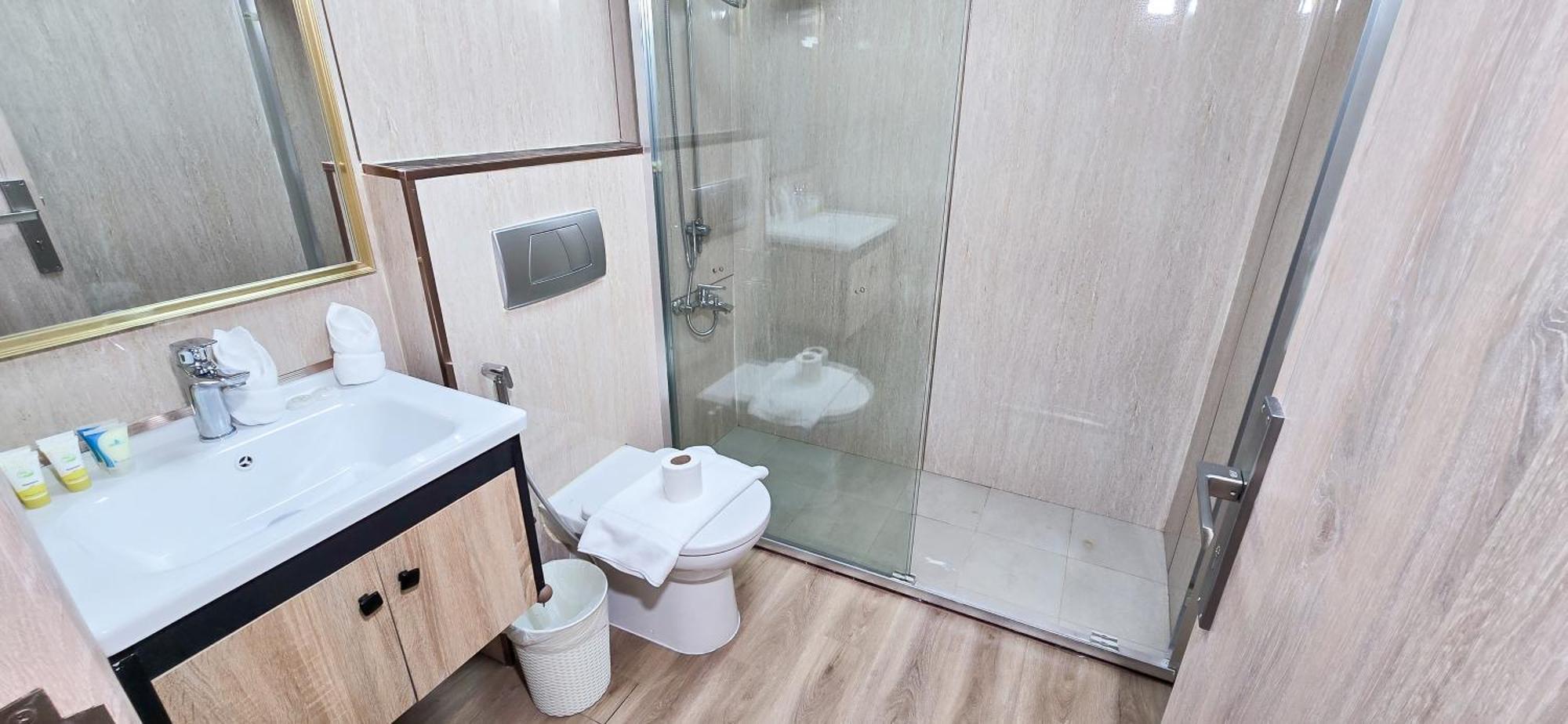 Newly Renovated One Bed D2-1215 * Dubai