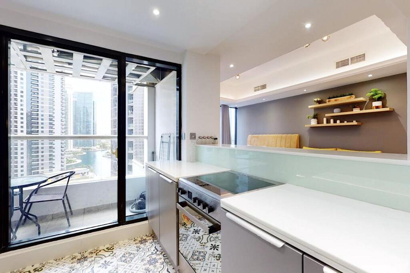 Large And Trendy - - Jlt * Dubai