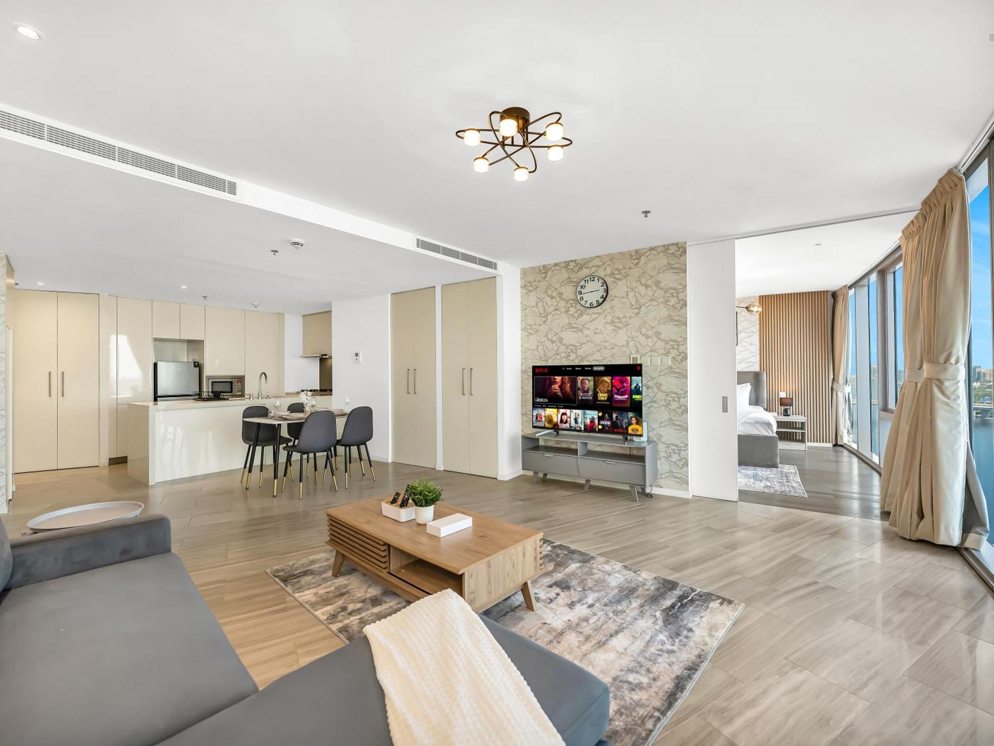 Apartment Luxurious 1bhk In D1 Tower With Stunning Creek Views, Close To Airport & Downtown *